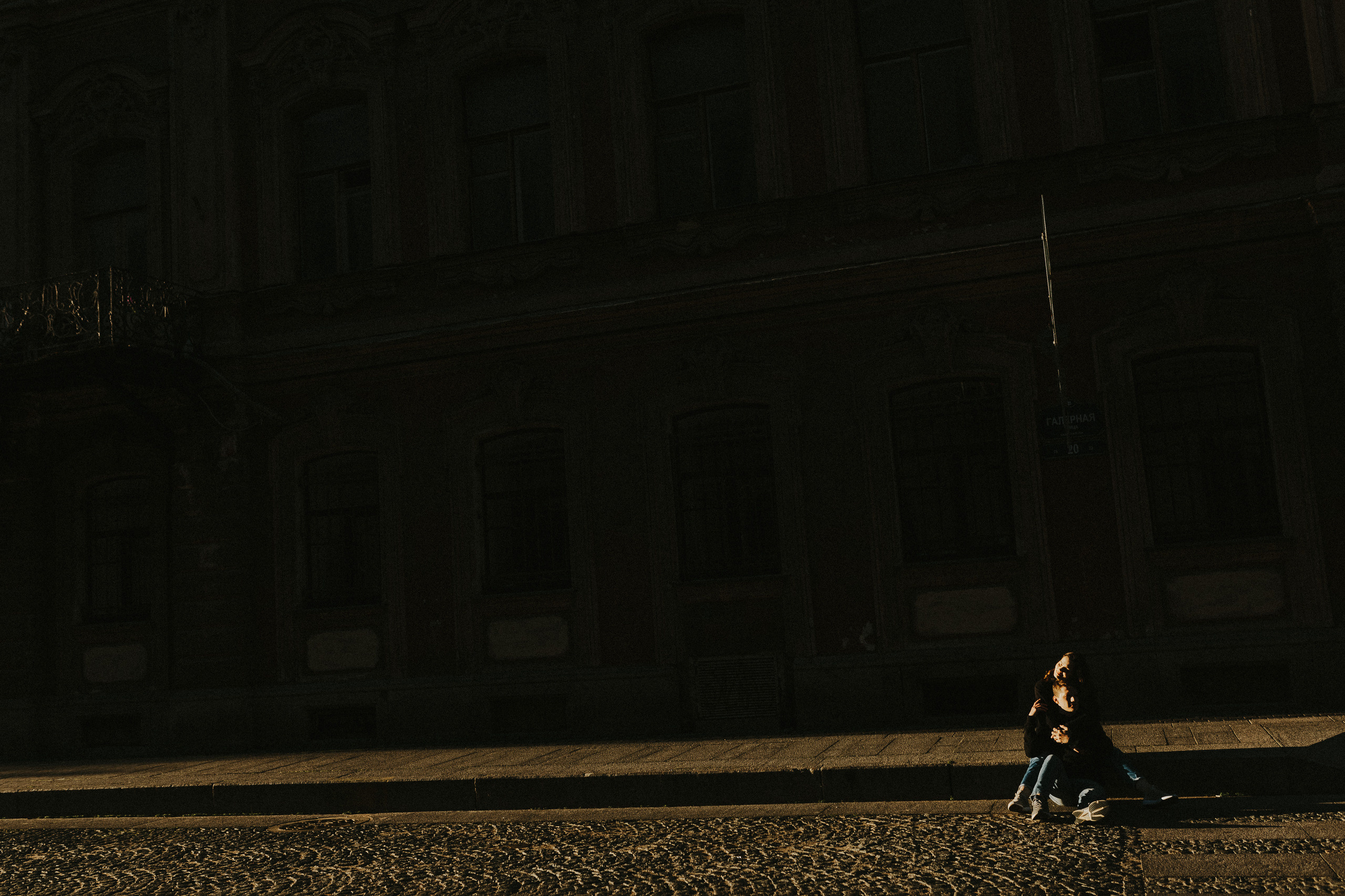 Разводные мосты, живые каменные львы. Свадебный и семейный фотограф в Санкт-Петербурге и Москве