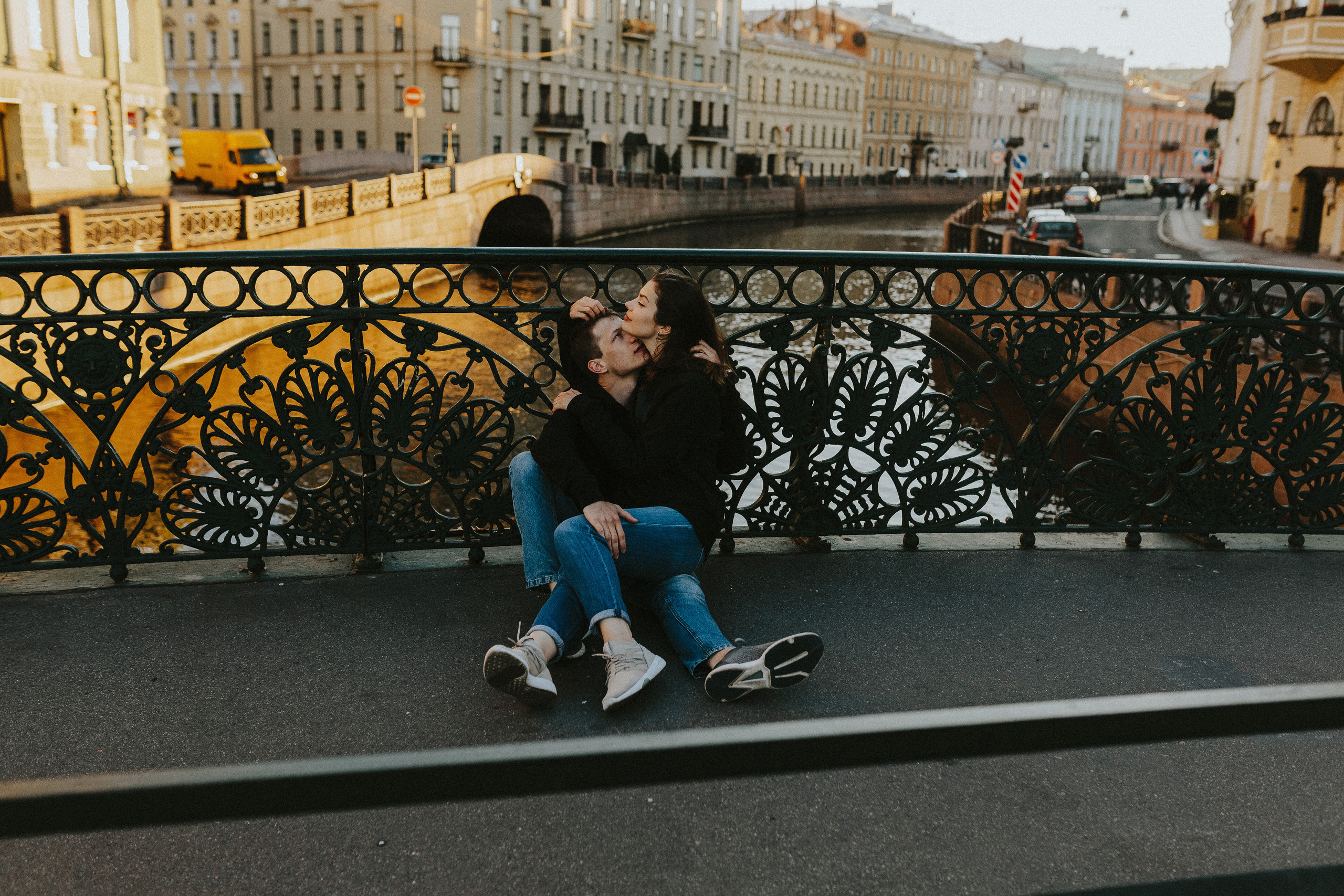 Разводные мосты, живые каменные львы. Свадебный и семейный фотограф в Санкт-Петербурге и Москве