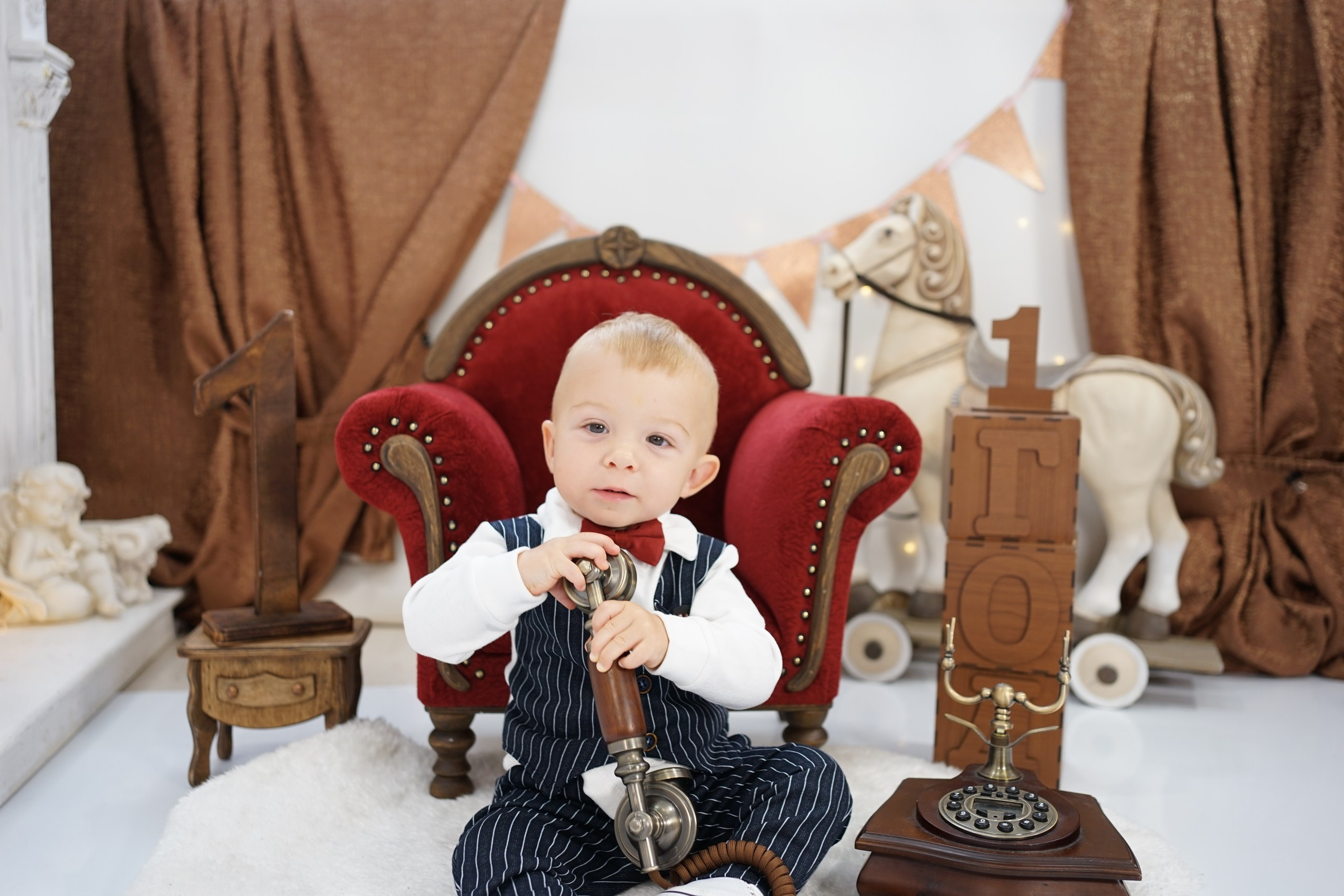 Бордовая зона. Детская Фотостудия ГОДОВАСИКИ в Санкт-Петербурге фотосесия на годик