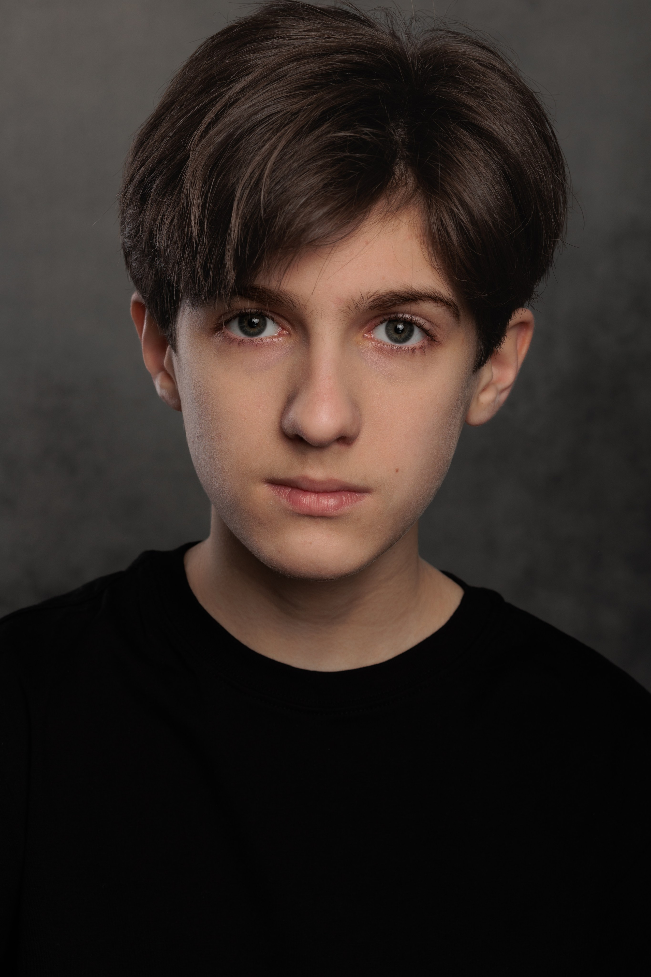 АРТЕМ. Я фотограф из Москвы к Вашим услугам