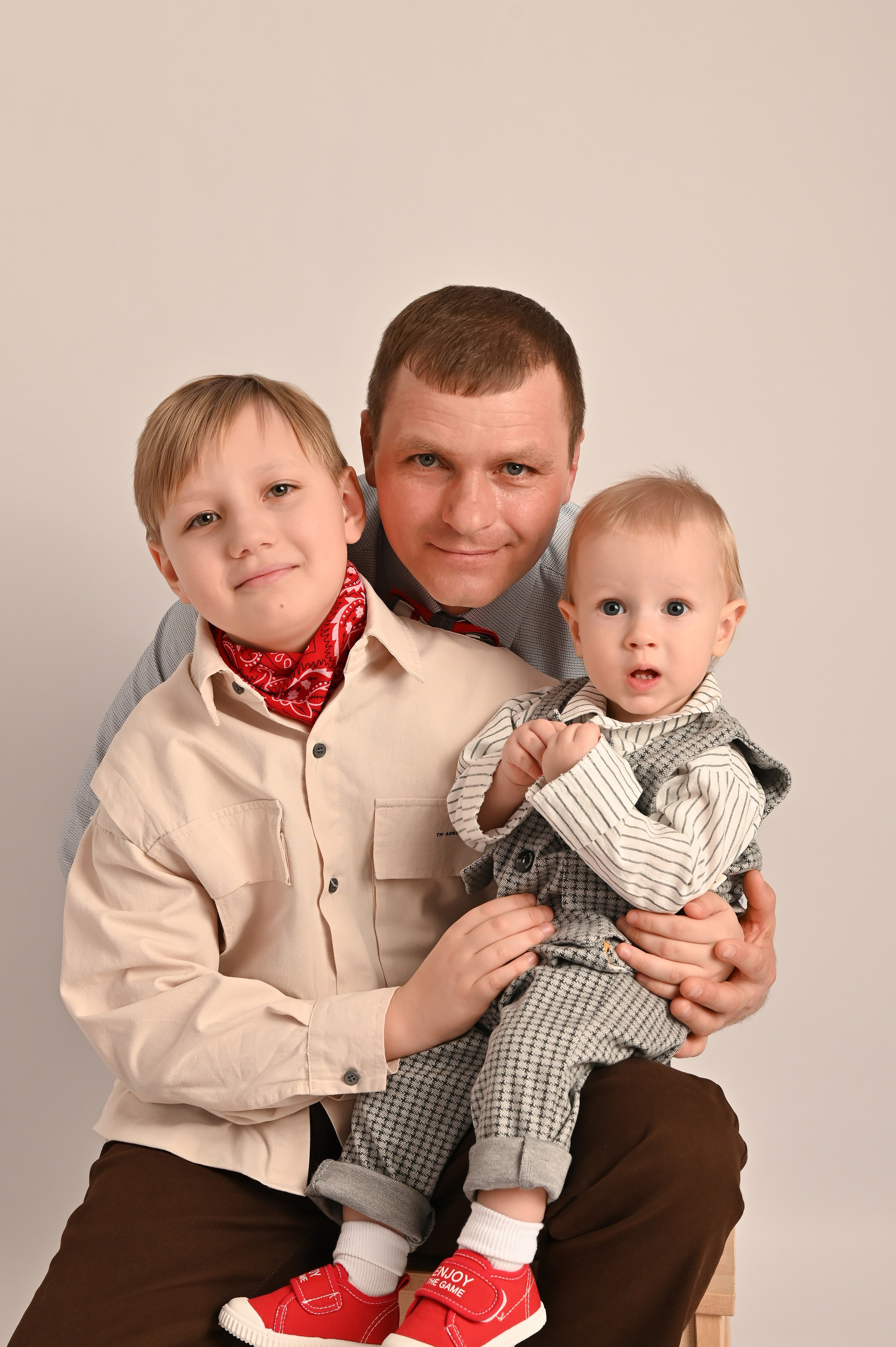 Годик Дениса. Фотограф Новорожденных и семейный Элла Огай г. Сатпаев