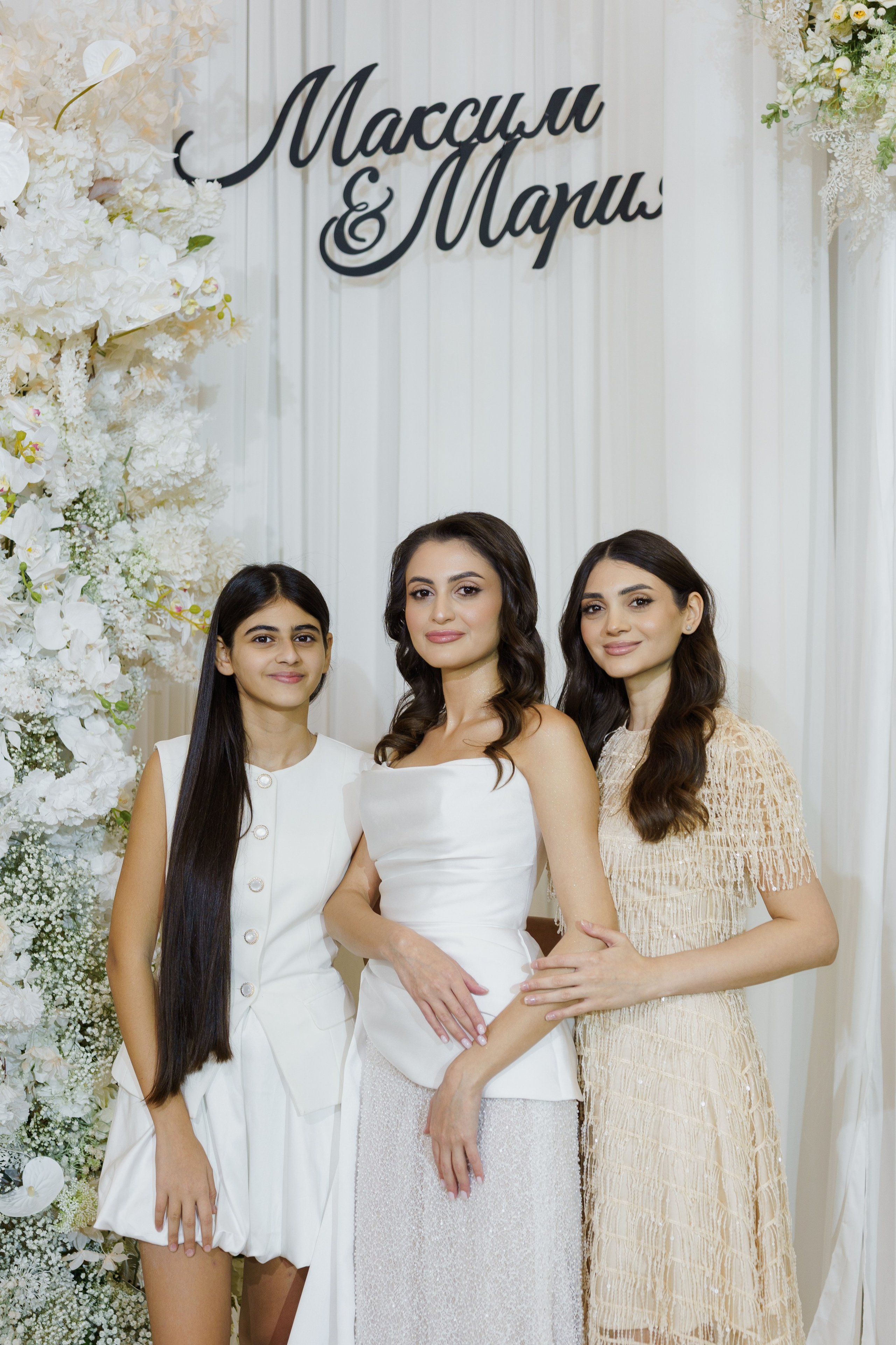 Красивое обручение на берегу чёрного моря в Лермонтово от ТВИНС СТУДИО. ТВИНС СТУДИО — лучшие свадебные фотографы и видеографы в Краснодаре