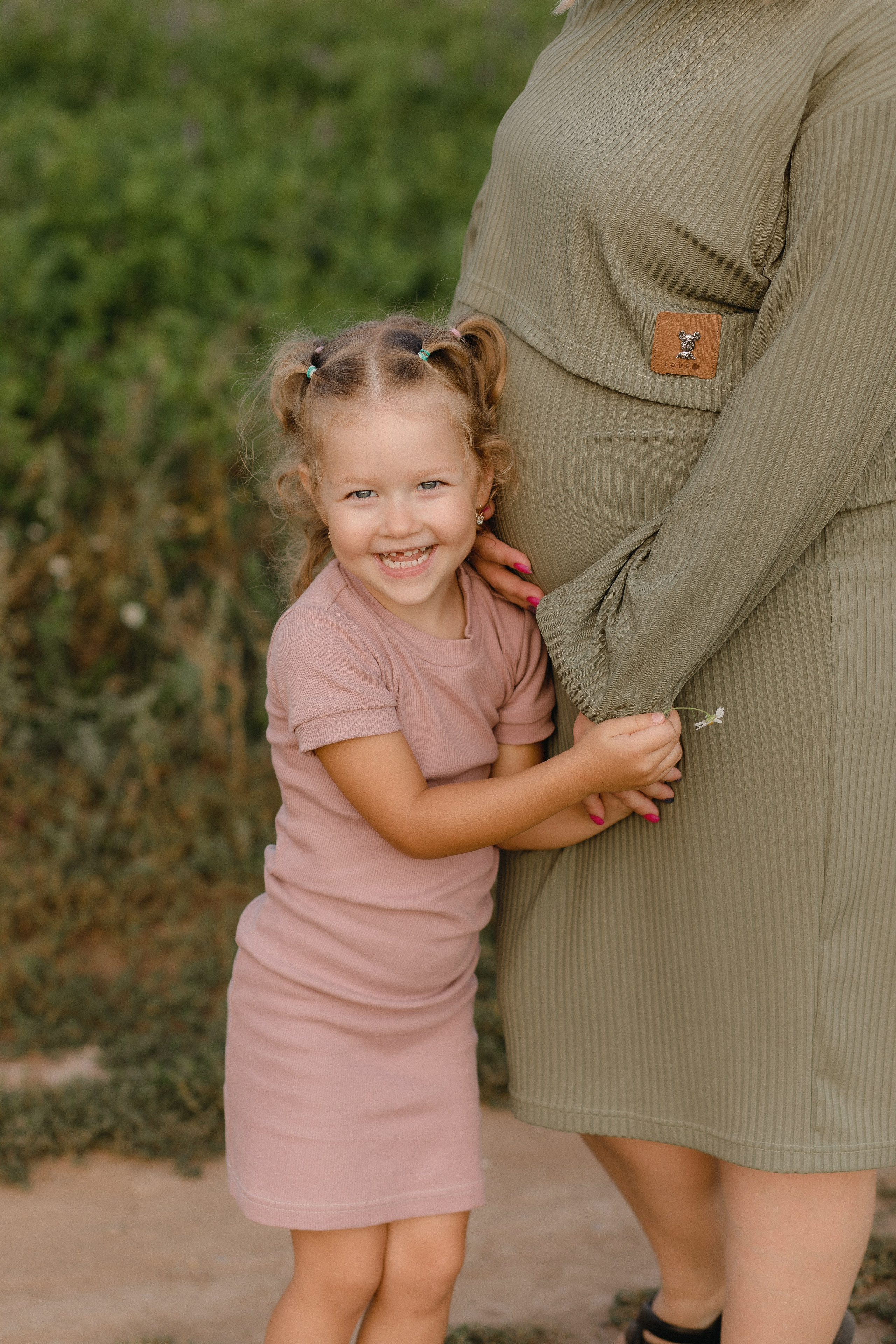 Аня, Вадим и Ева. Главная