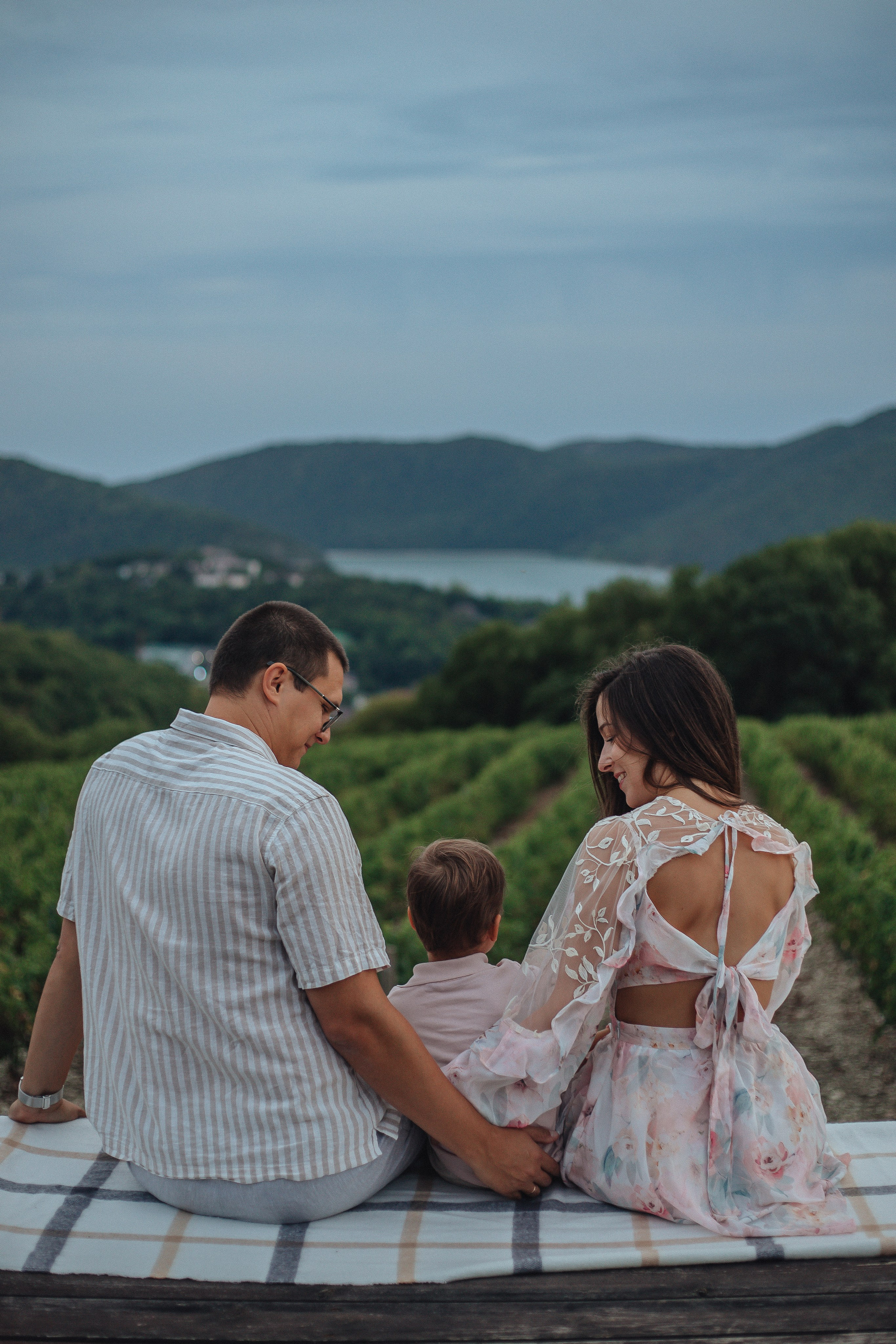 Прогулка у домика виноградаря — о семье, о любви, о счастье ;). Семейный фотограф Новороссийск, Анапа, Геленджик — Юлия Давыдова