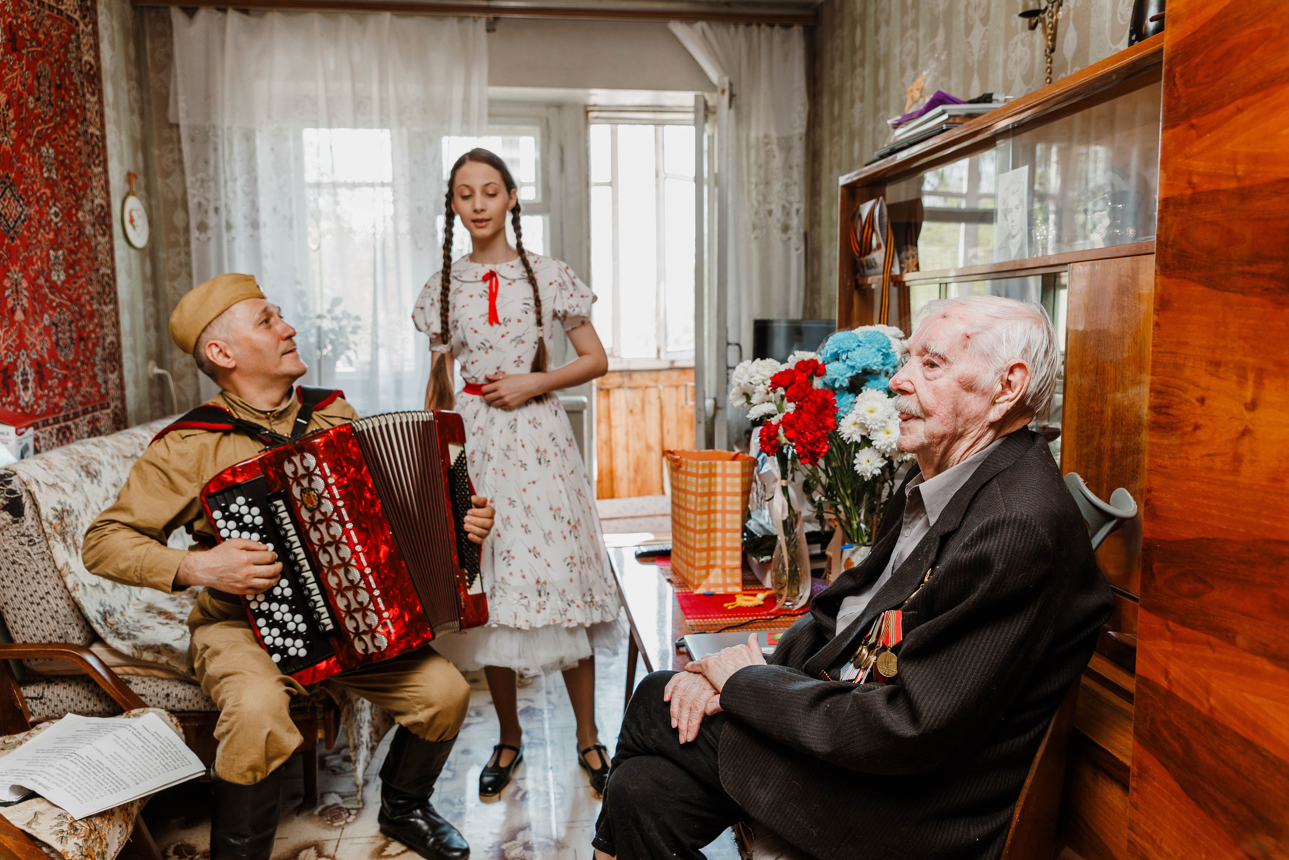 ПОЗДРАВЛЕНИЕ ВЕТЕРАНОВ ВЕЛИКОЙ ОТЕЧЕСТВЕННОЙ ВОЙНЫ. РЕПОРТАЖНЫЙ ФОТОГРАФ НИЖНИЙ НОВГОРОД Игнатьева Виктория