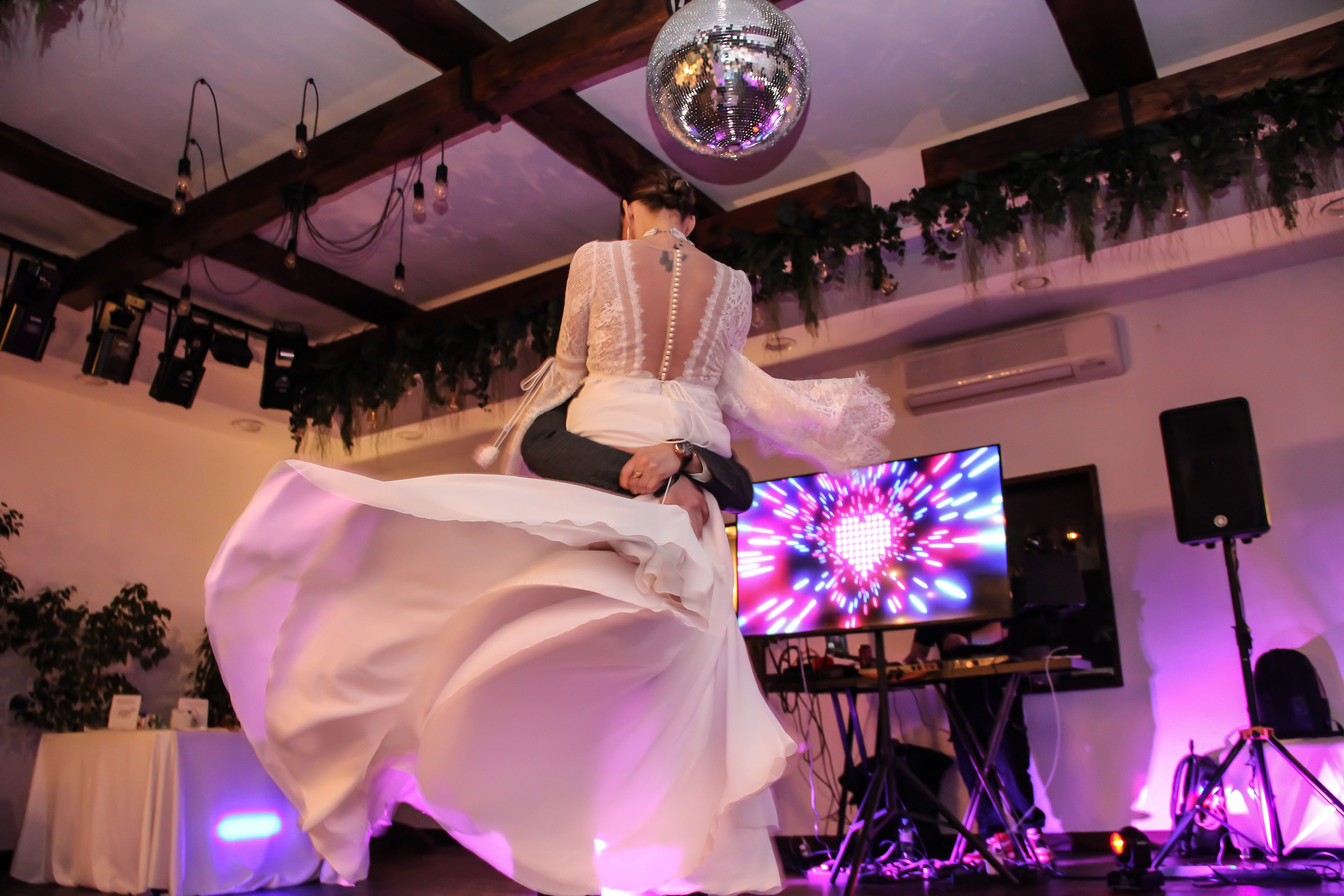 Свадебная история Олеси и Дмитрия. Семейный фотодуэт Ирина и Николай Власьевы. Фотосессии в Новосибирске