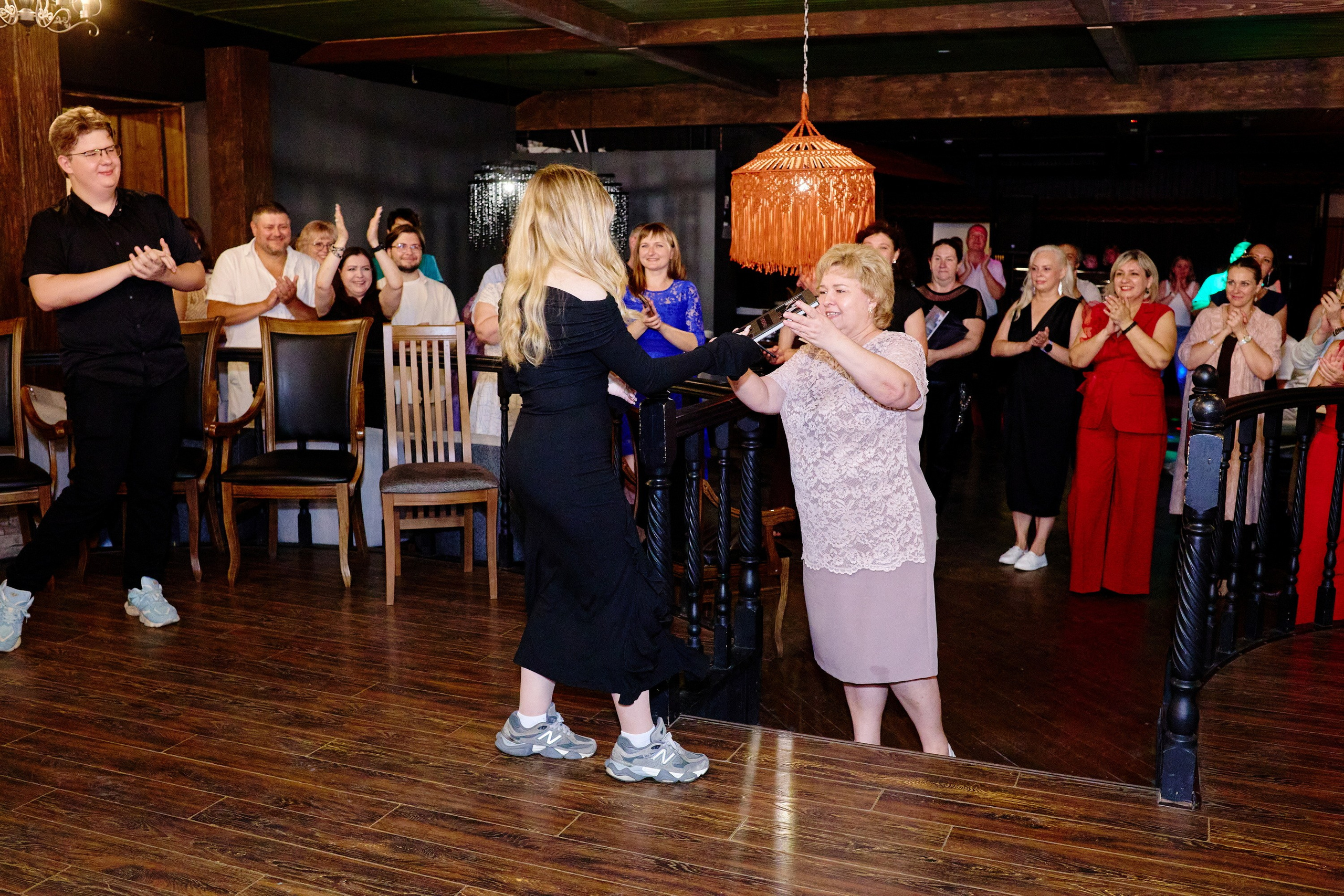 Выпускной 35 Сош. Фотограф Выпускные альбомы Таганрог Сергей Коробченко