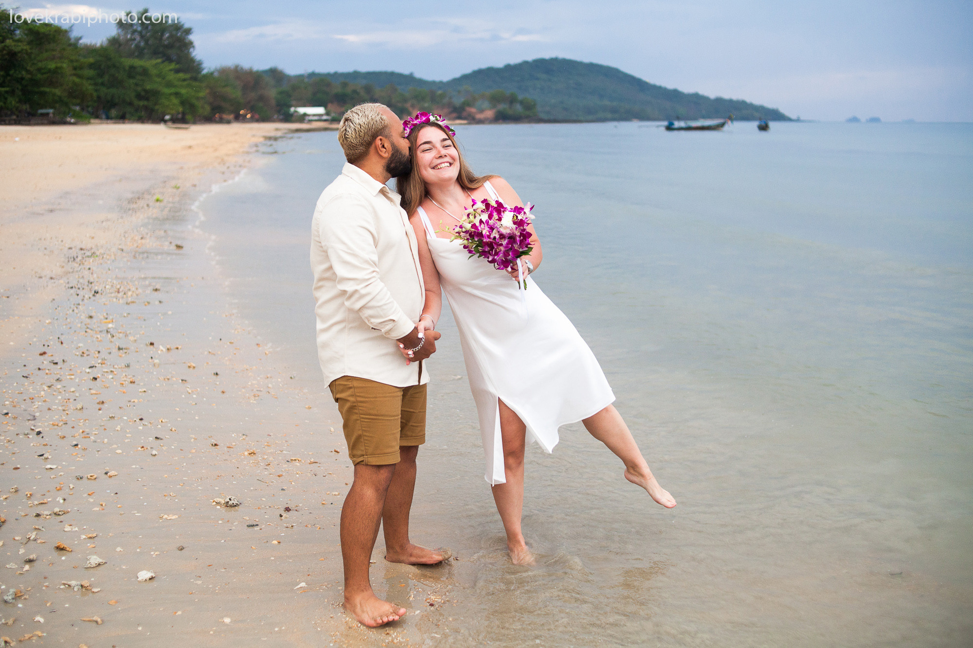 klong muang beach, krabi photographer, thailand wedding, krabi flora, aonang bouquet delivery, bridal bouquet, honeymoon, prewedding