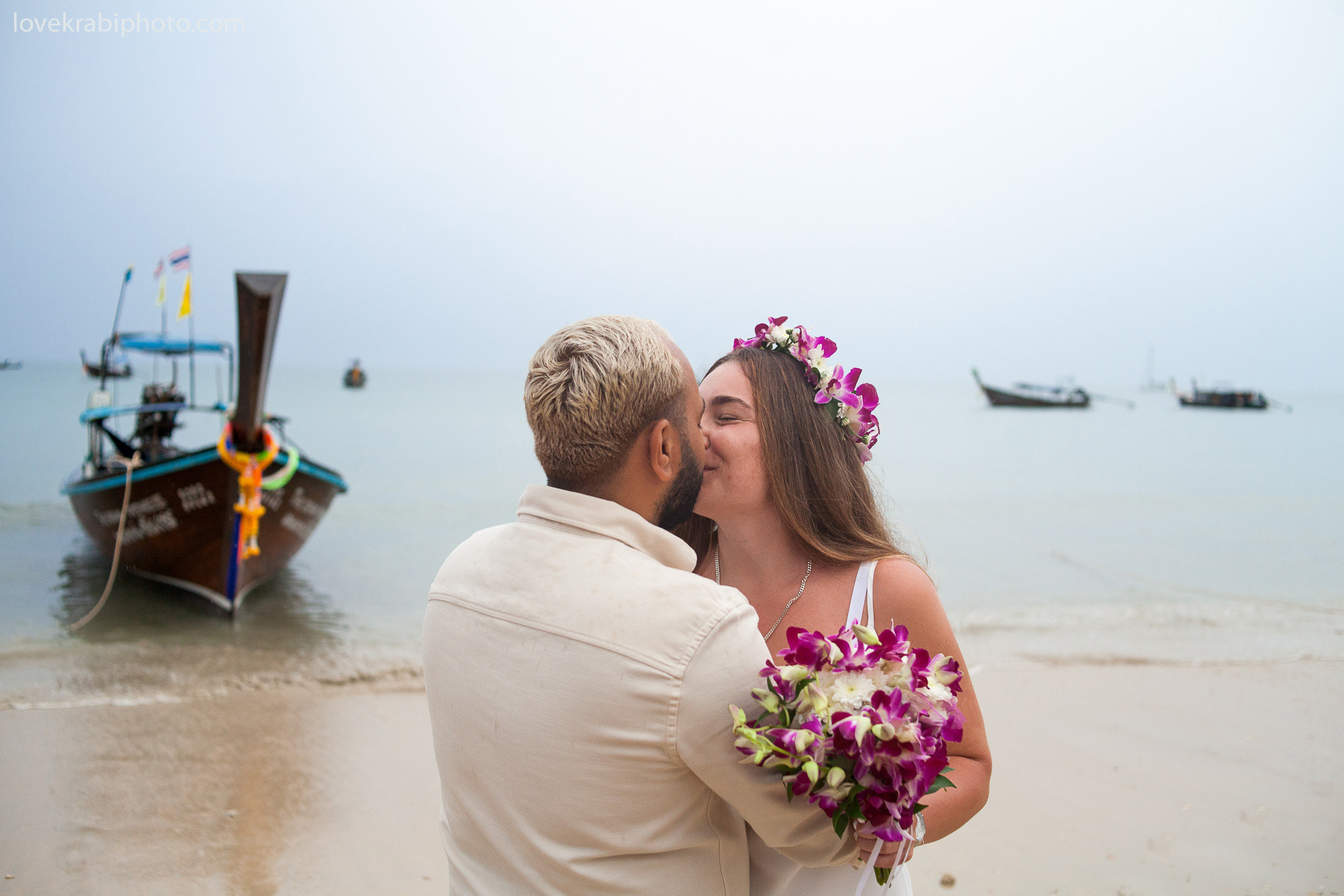 klong muang beach, krabi photographer, thailand wedding, krabi flora, aonang bouquet delivery, bridal bouquet, honeymoon, prewedding