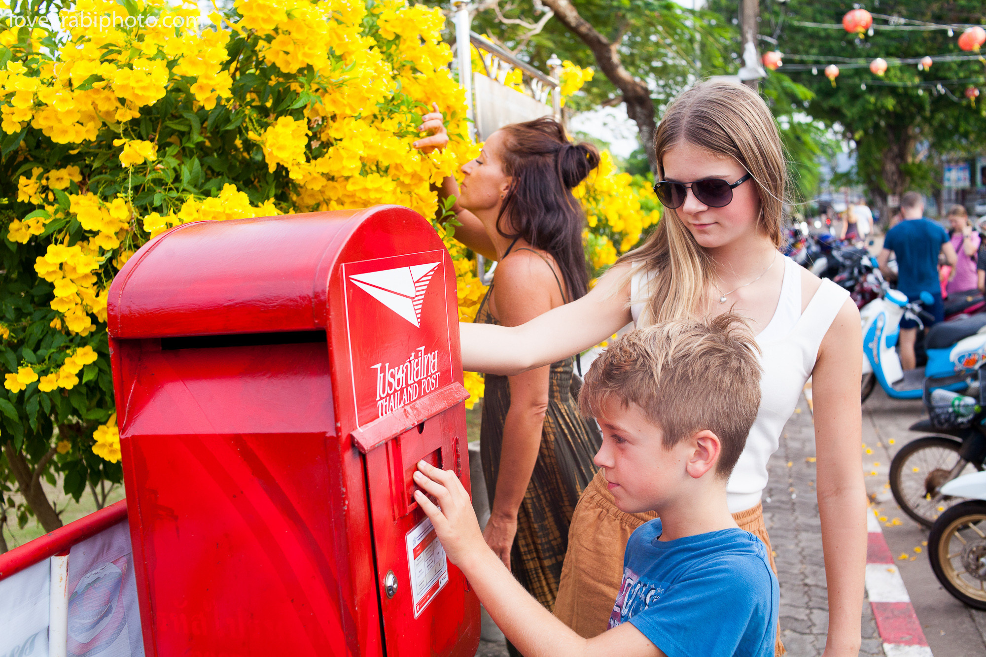 Thailand family photography, Koh Lanta photographer, kohlanta photosession, koh lanta old town, kohlanta island tour, kohlanta family resort, kohlanta beautiful beach