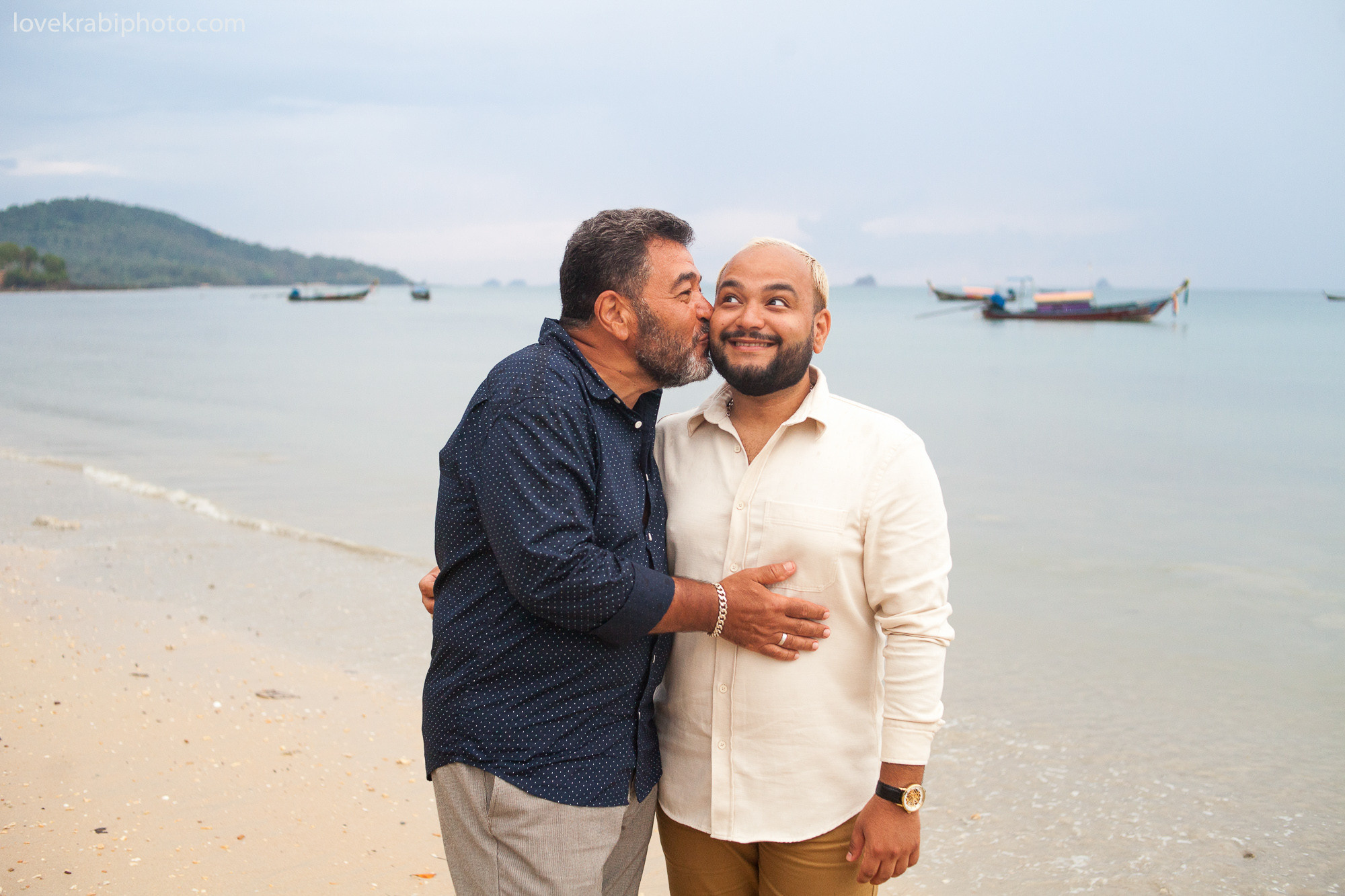 klong muang beach, krabi photographer, thailand wedding, krabi flora, aonang bouquet delivery, bridal bouquet, honeymoon, prewedding