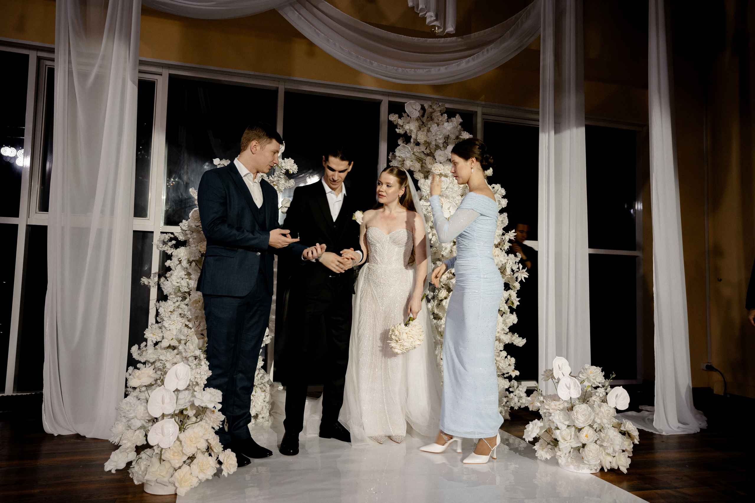 СВАДЕБНАЯ СЬЕМКА СБОРОВ В ОТЕЛЕ И ВЫЕЗД НА ЦЕРЕМОНИЮ (СНЯТО В СИБИРЕ В НИЖНЕВАРТОВСКЕ). Профессиональный фотограф, Санкт-Петербург — Виктория Богомолова