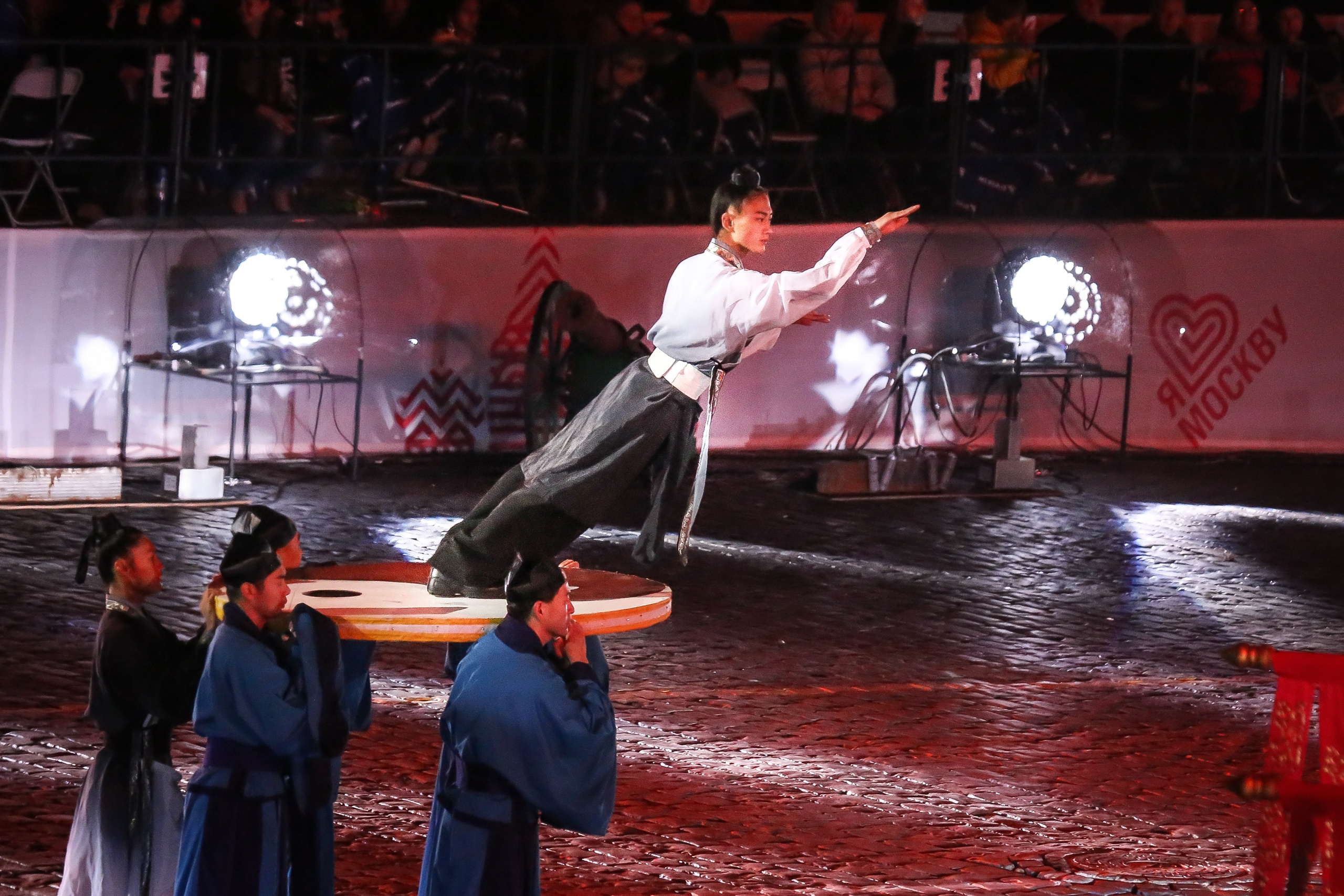 Фестиваль «Спасская башня» — 2014. Дарья Письменюк / Darya Leitstern — фотограф, музыкант, журналист, путешественник