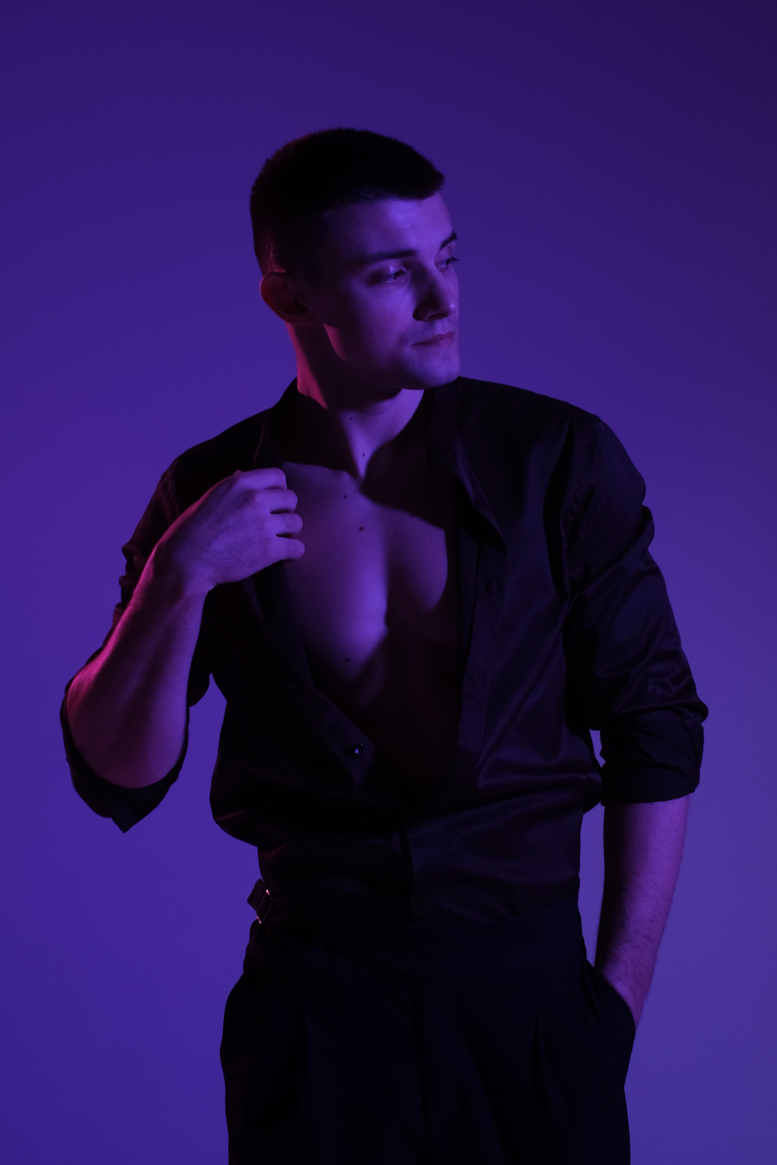 Мужской портрет. Алексей. Локация: WoodStudios. Фотограф Наталия Стромцова │Москва