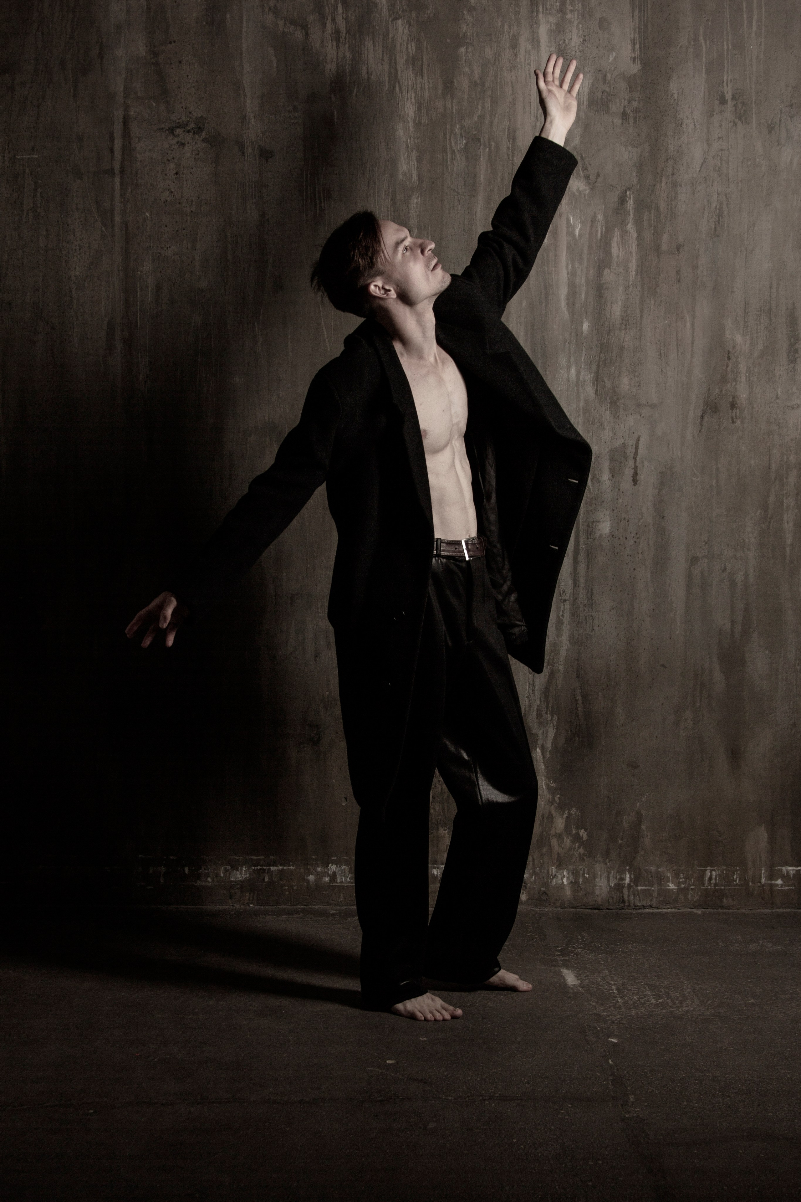 Фотосессия «Черное пальто». Портретный фотограф в Москве и Московской области Гнутиков Сергей