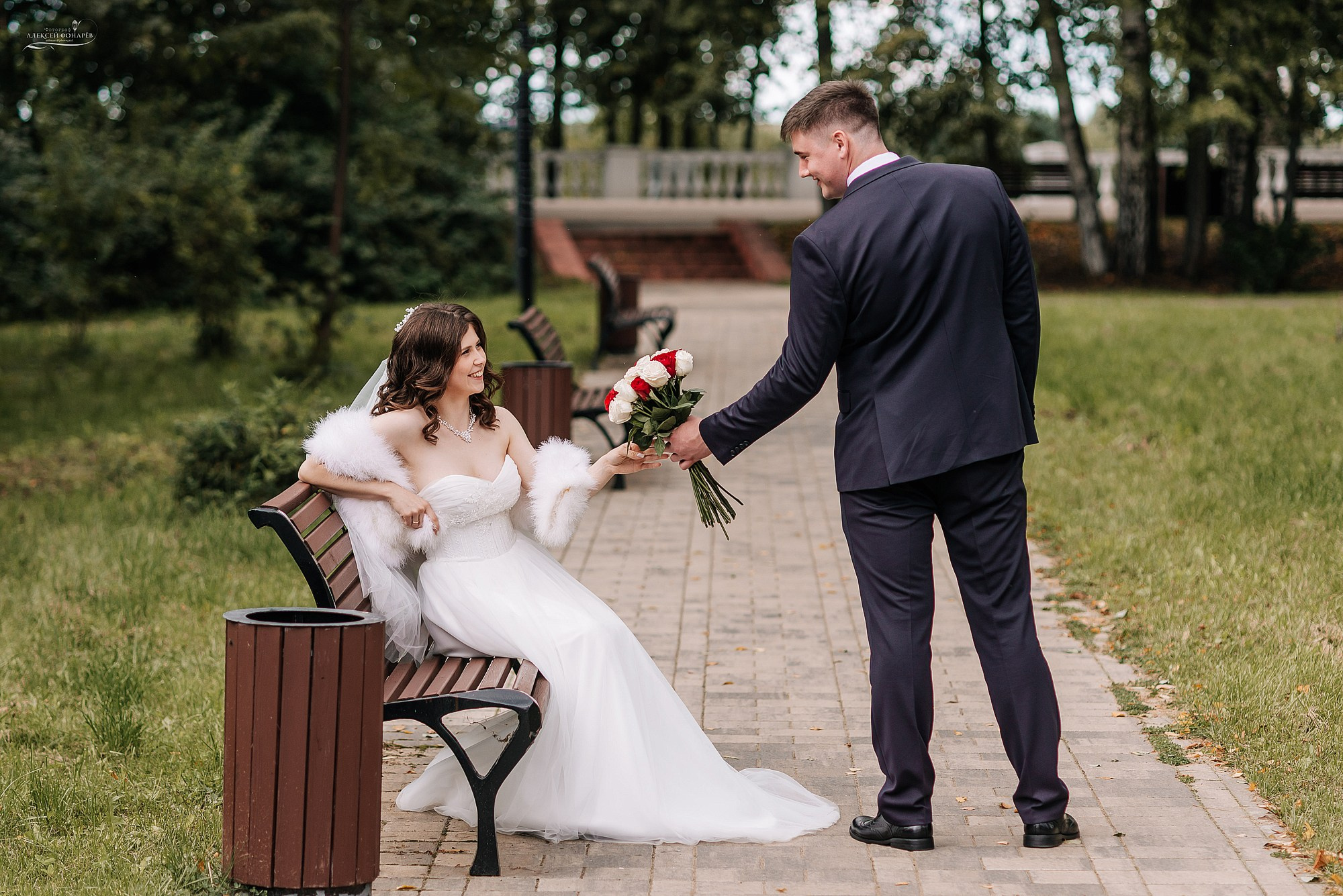 Свадебная прогулка Евгения и Анны в Дубне. Свадебный фотограф в Дубне Алексей Фонарёв