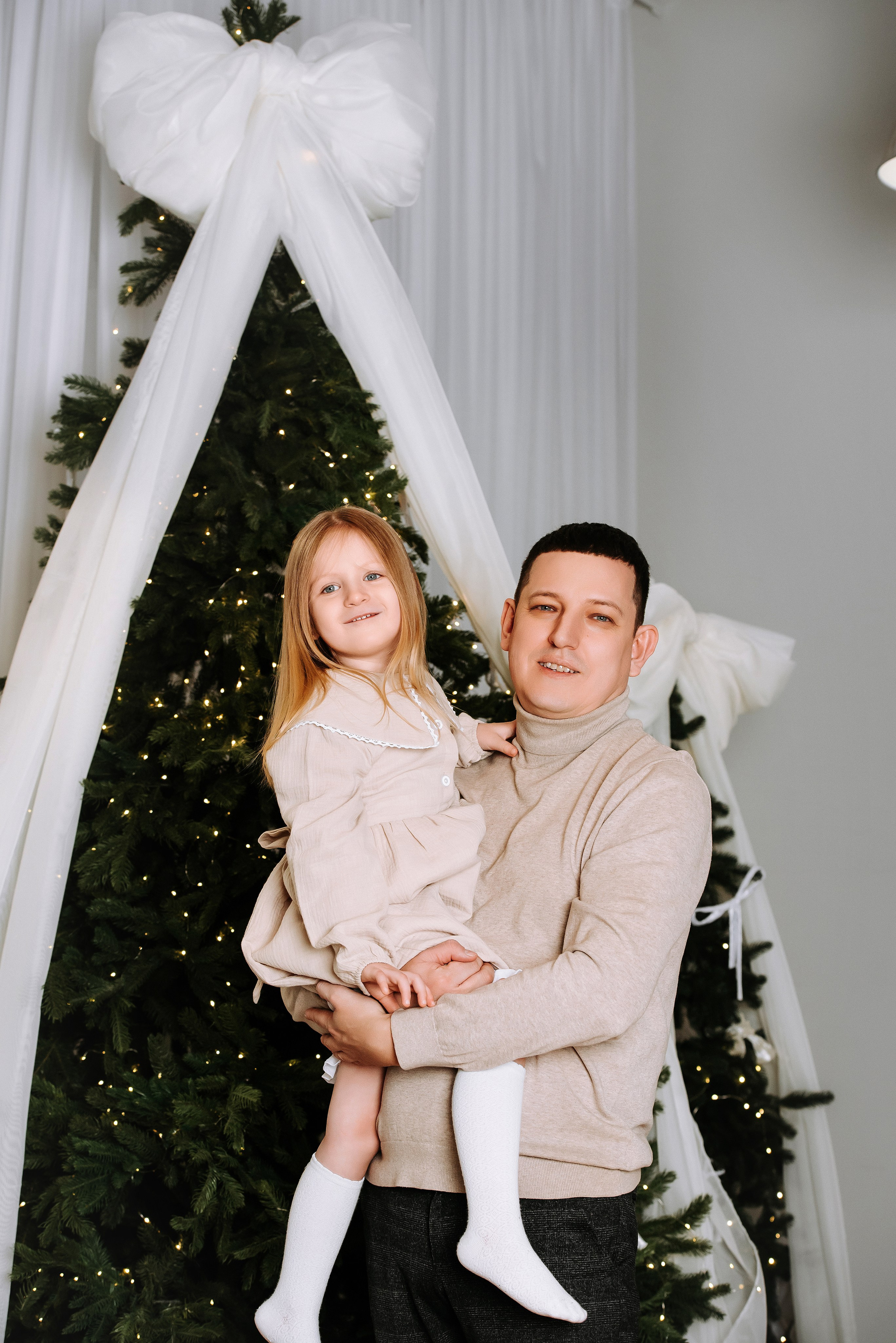 Семейная съёмка с питомцами в фотостудии. Фотограф Диана Оленина Красноярск / Братск