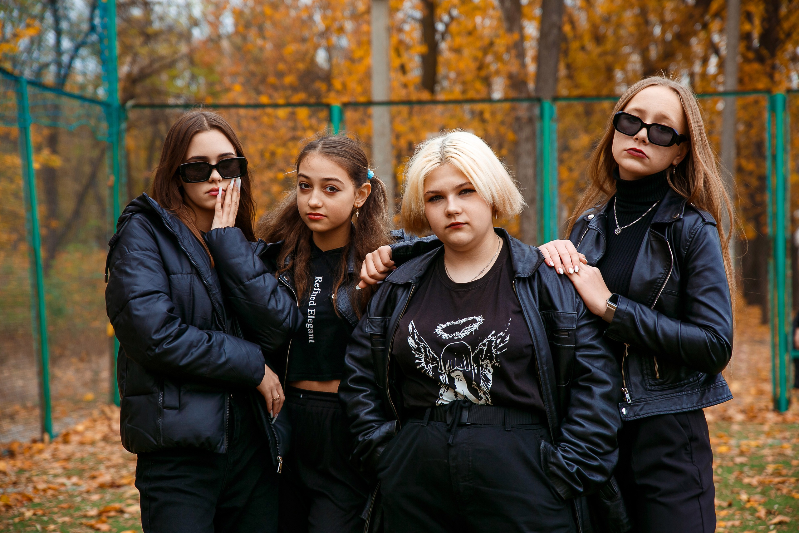 ЛЮДИ В ЧЕРНОМ. Выпускные альбомы в Донецке и ДНР. Фотограф Донецк и ДНР