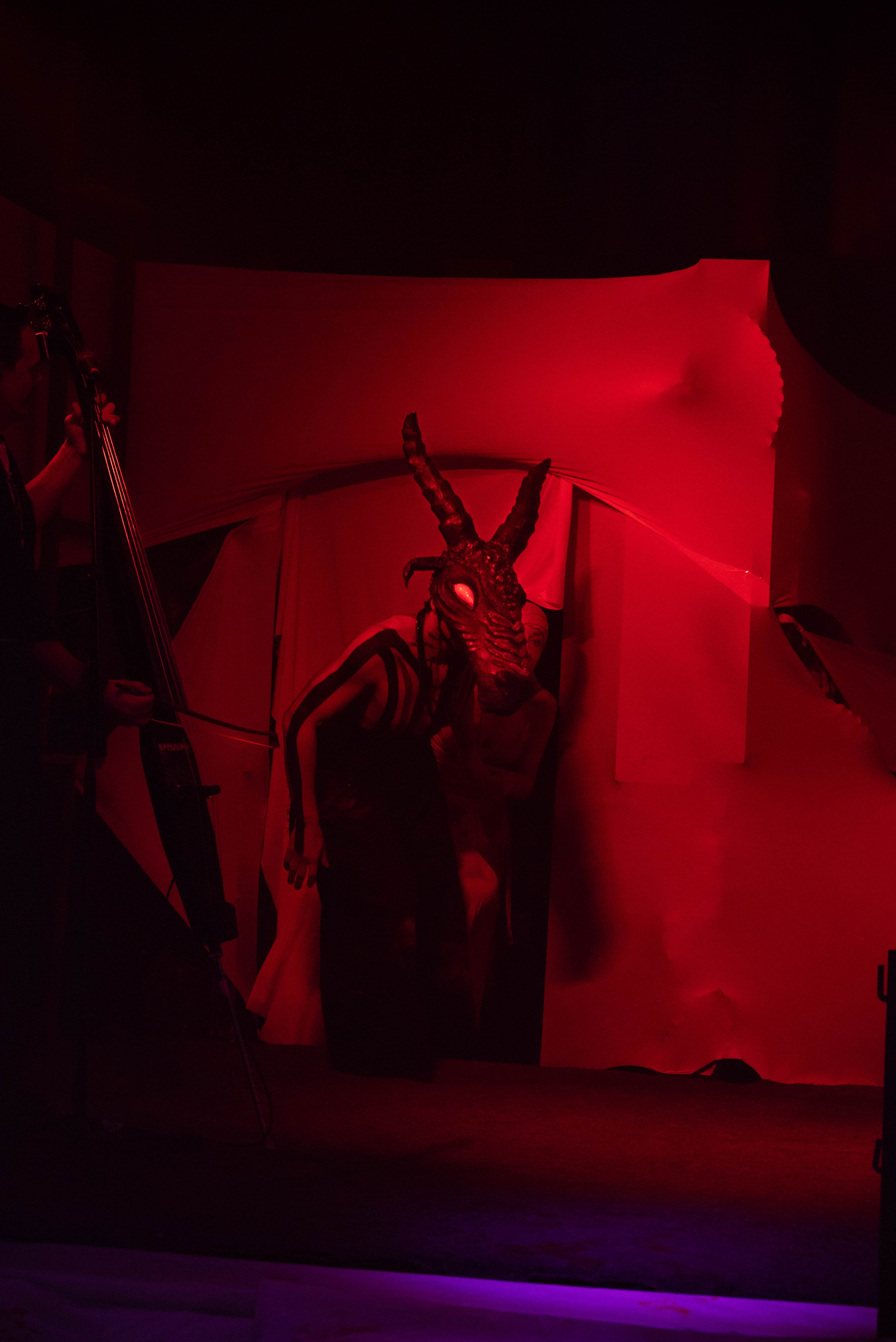 Перфоманс «Хуже». Репортажный и портретный фотограф в Воронеже