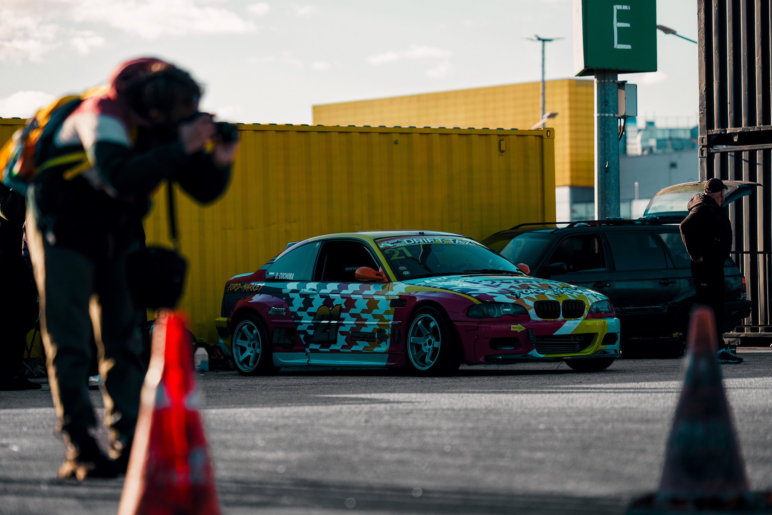 Фотографии закрытия сезона 2025 VibeSide — дрифт и автошоу у МЕГА Дыбенко, Санкт-Петербург