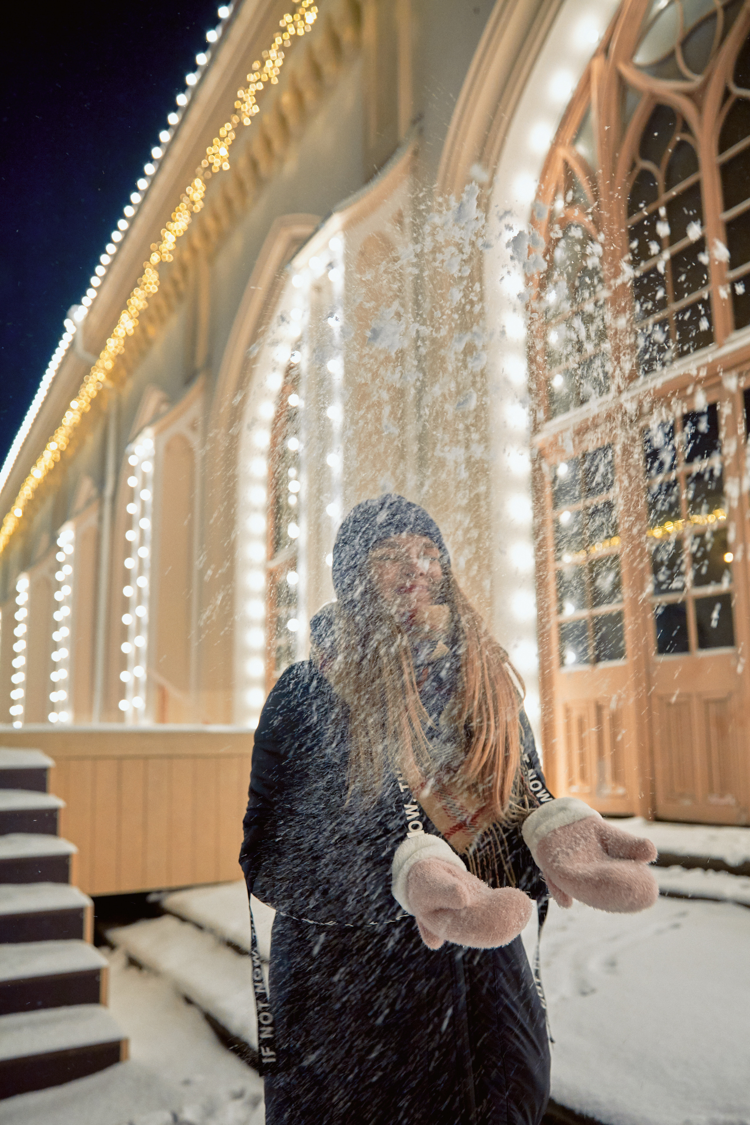 Зимняя фотопрогулка на вокзале в Петергофе вечером. Рекламный фотограф Санкт-Петербург Катерина Мишкель