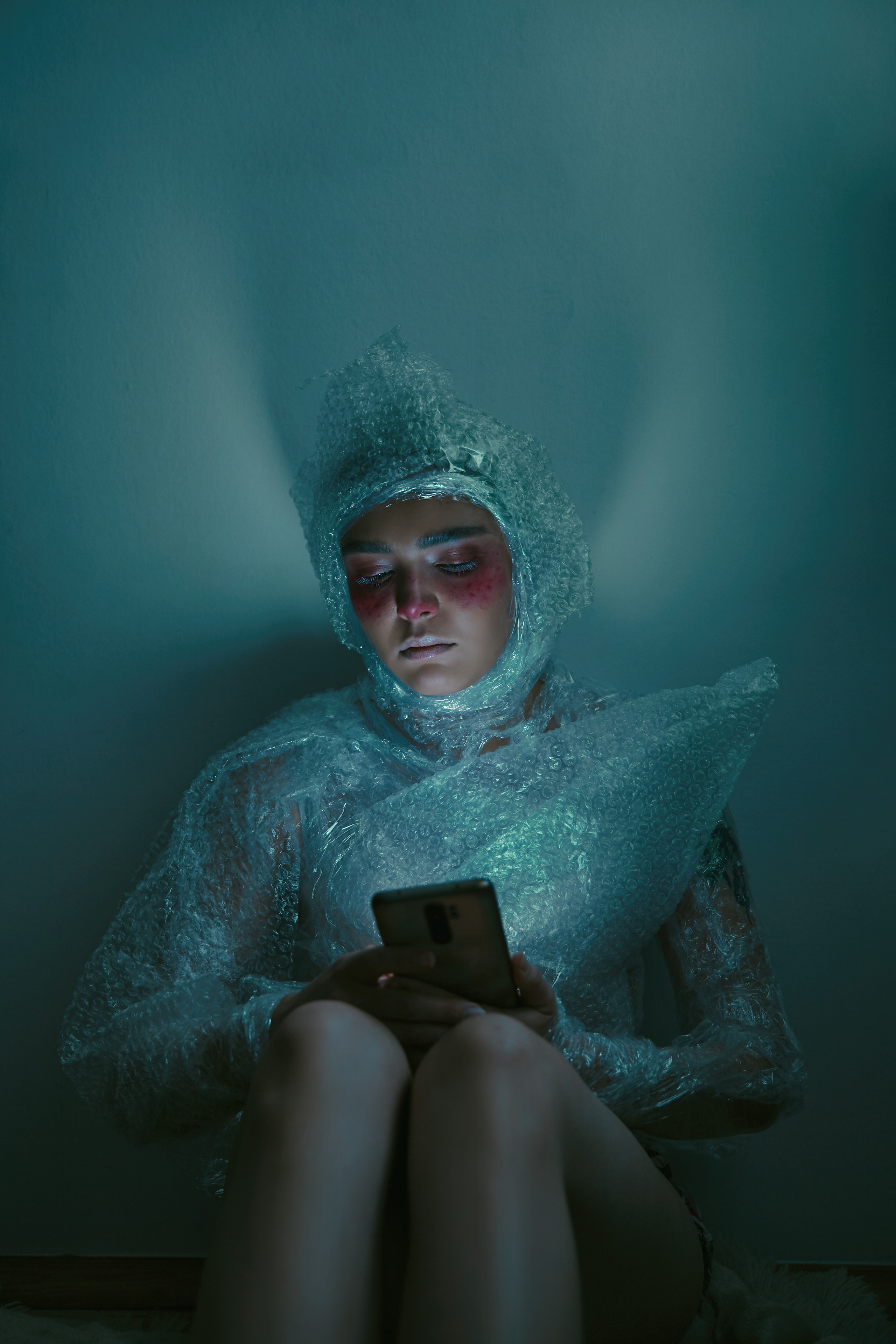 Креативная фотосессия в полиэтилене. Рекламный фотограф Санкт-Петербург Катерина Мишкель