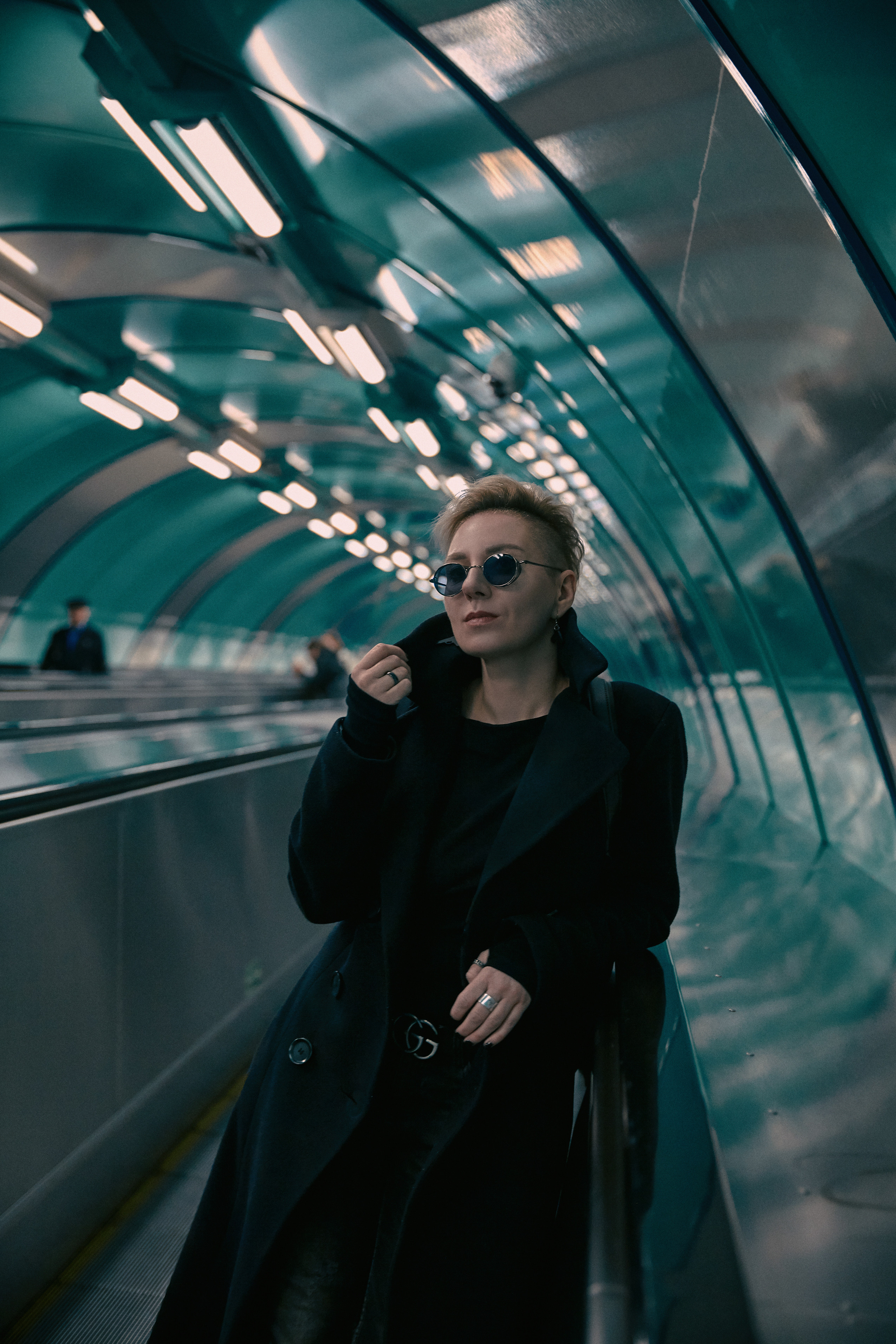 Нуарная фотосессия в метро и на Васильевском Острове. Рекламный фотограф Санкт-Петербург Катерина Мишкель