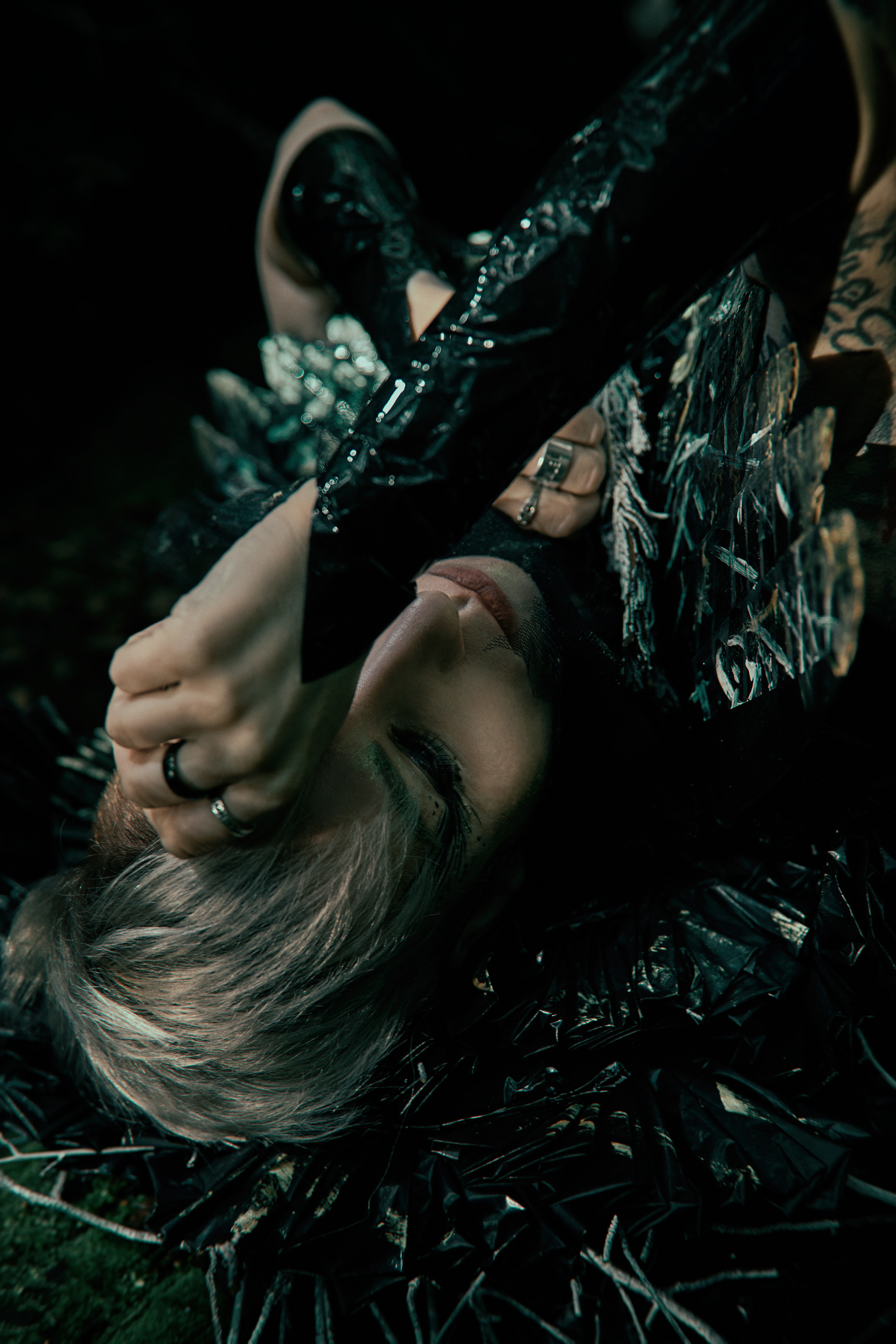 Арт-фотосессия с дымом в лесу. Рекламный фотограф Санкт-Петербург Катерина Мишкель