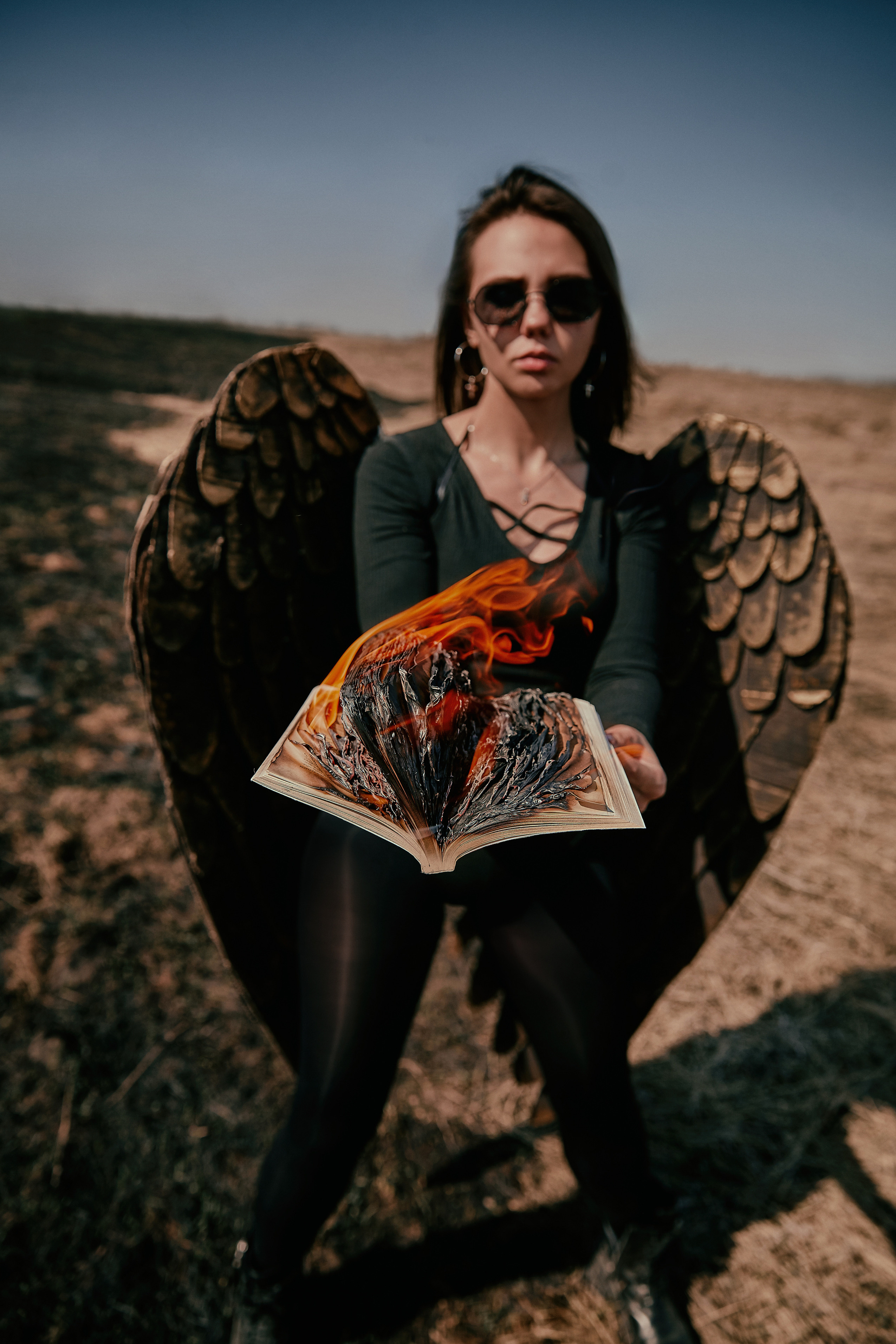 Креативная съемка ангела с огнем. Рекламный фотограф Санкт-Петербург Катерина Мишкель