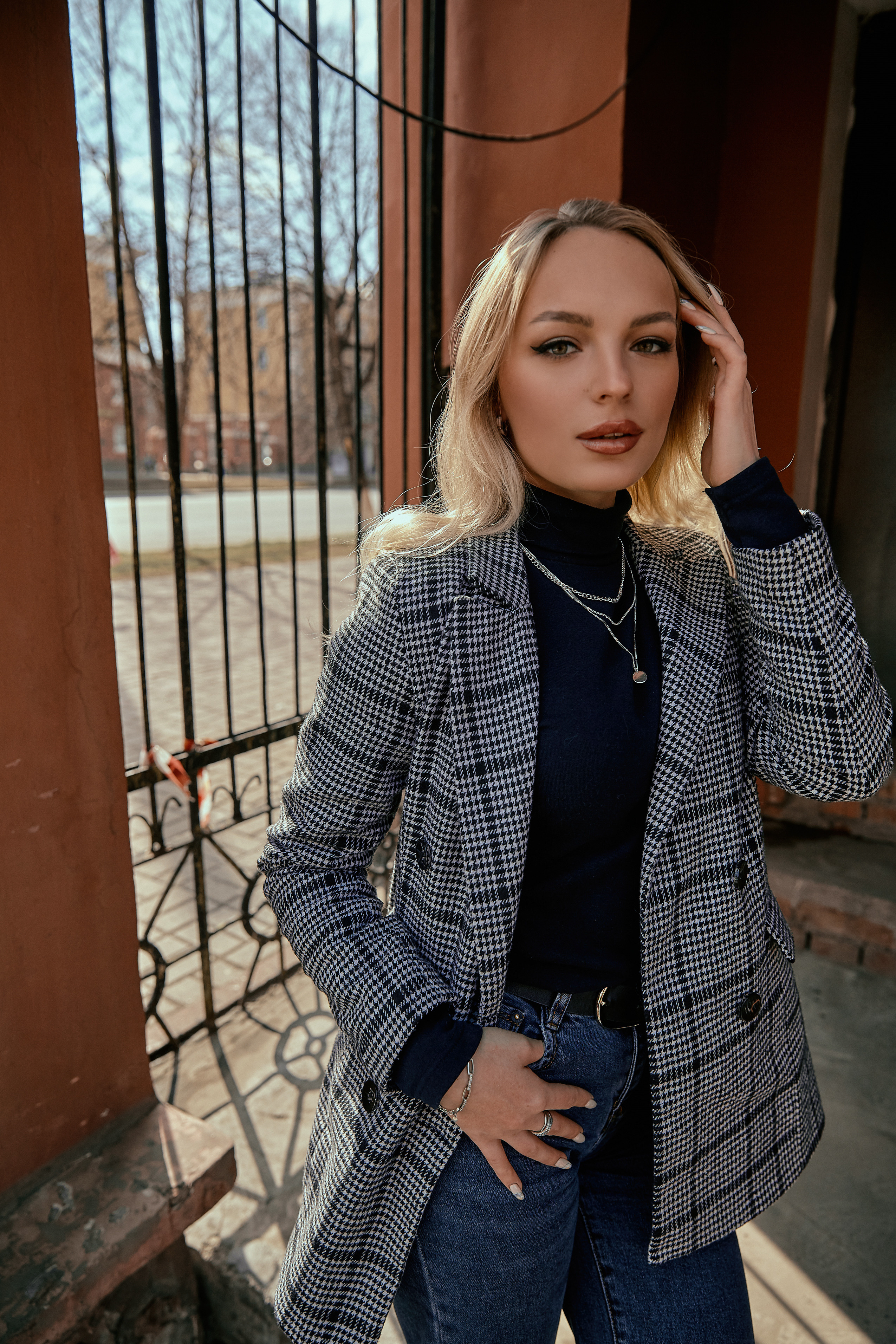 Стрит-фэшн съемка на улицах Кемерово. Рекламный фотограф Санкт-Петербург Катерина Мишкель