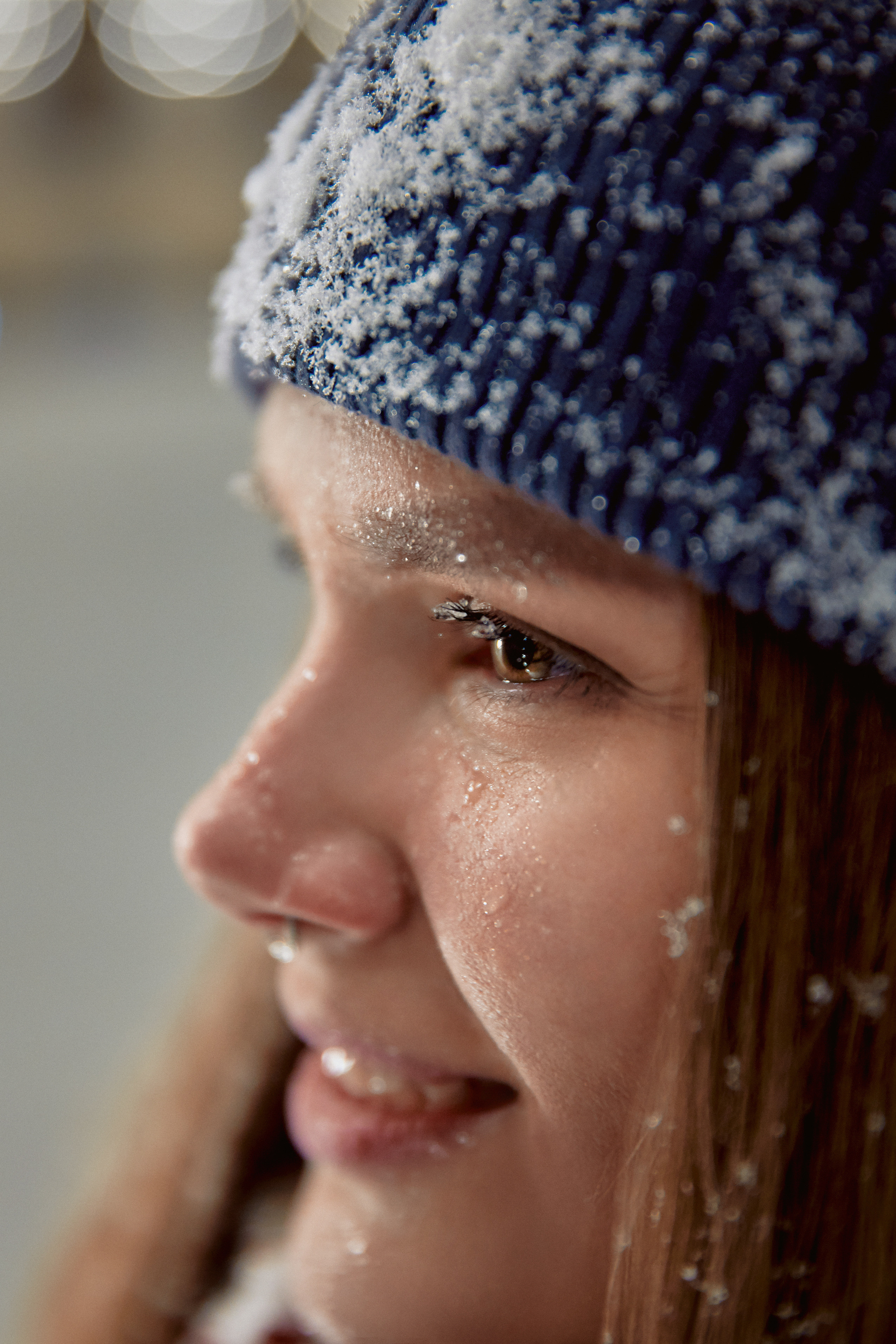 Зимняя фотопрогулка на вокзале в Петергофе вечером. Рекламный фотограф Санкт-Петербург Катерина Мишкель