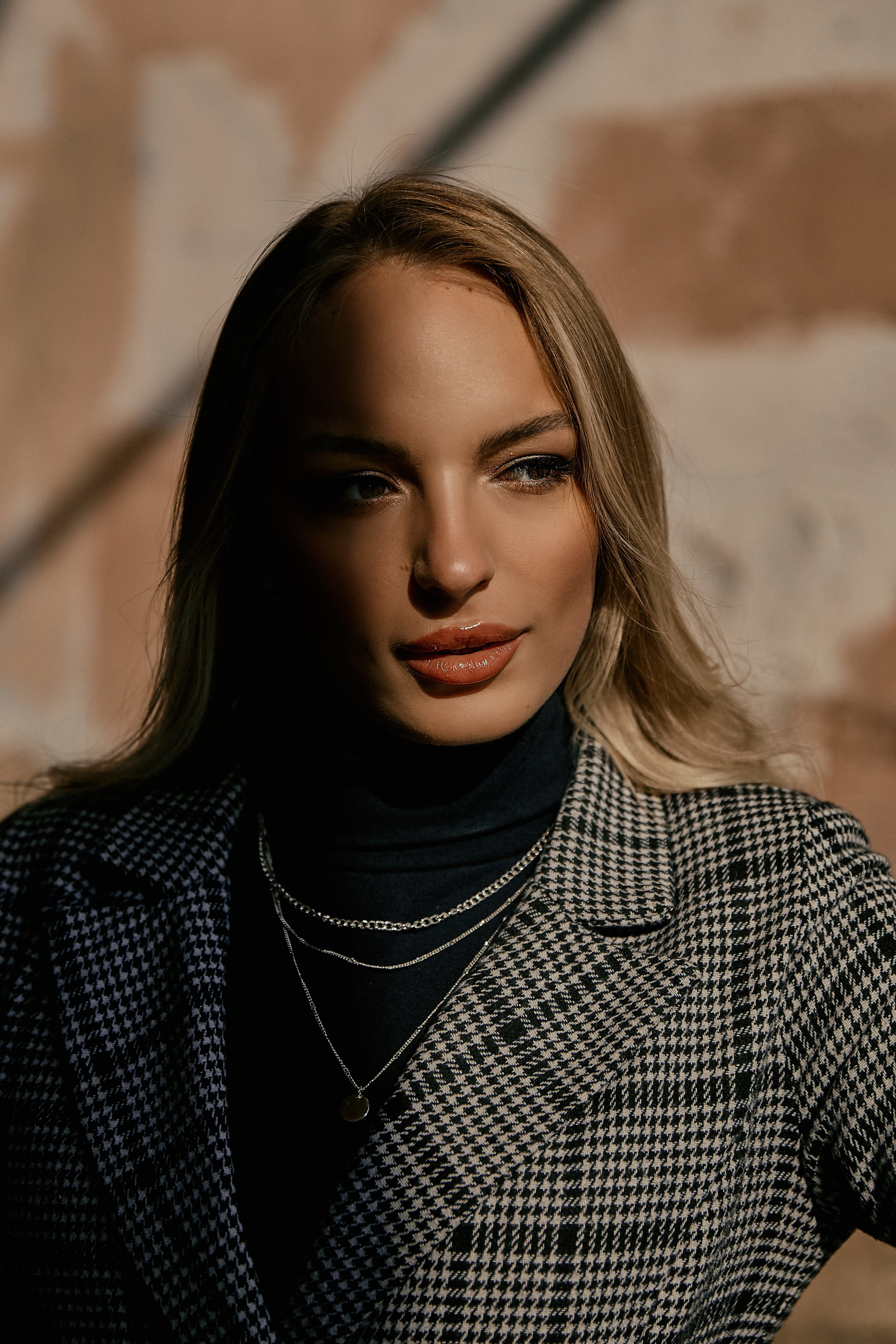 Стрит-фэшн съемка на улицах Кемерово. Рекламный фотограф Санкт-Петербург Катерина Мишкель