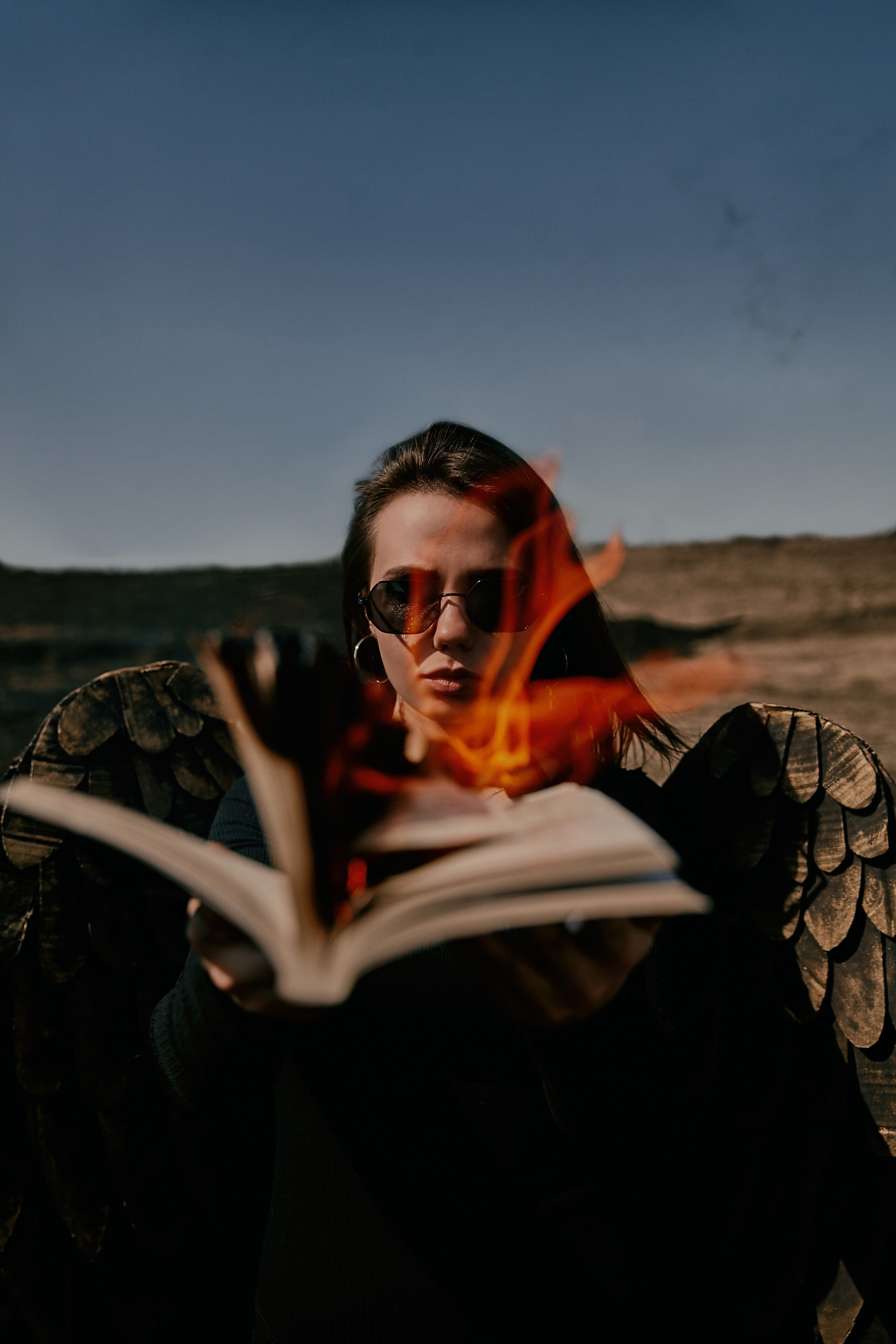 Креативная съемка ангела с огнем. Рекламный фотограф Санкт-Петербург Катерина Мишкель