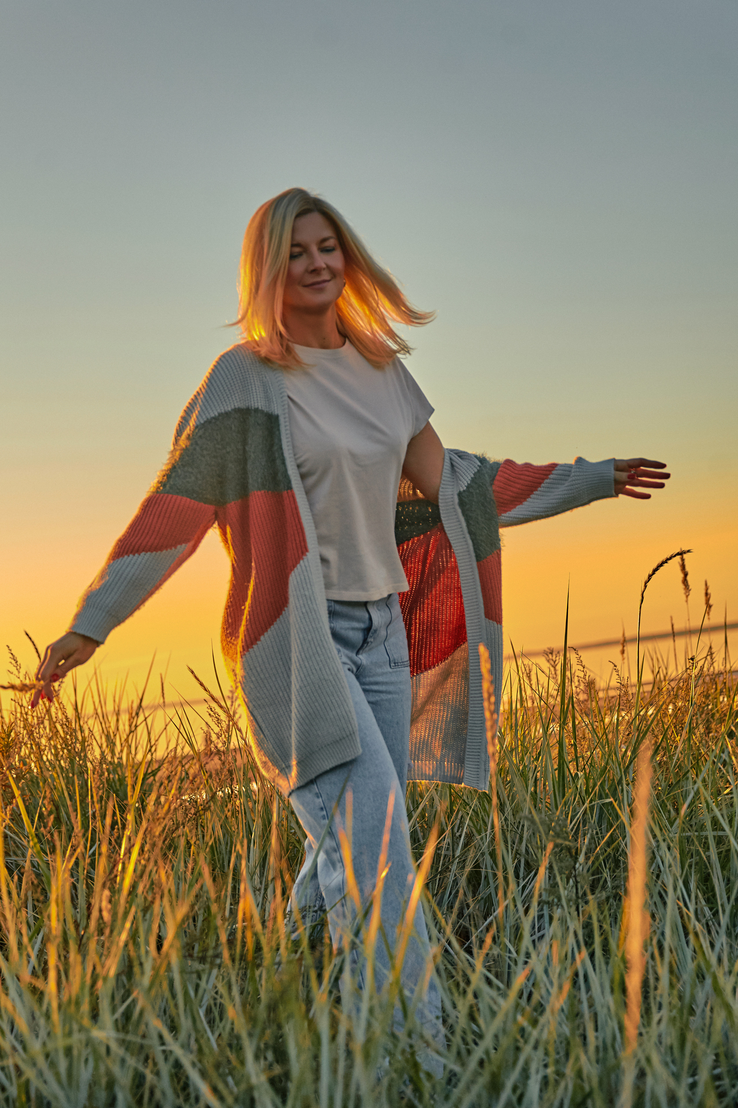 Женский портрет на Финском заливе. Рекламный фотограф Санкт-Петербург Катерина Мишкель