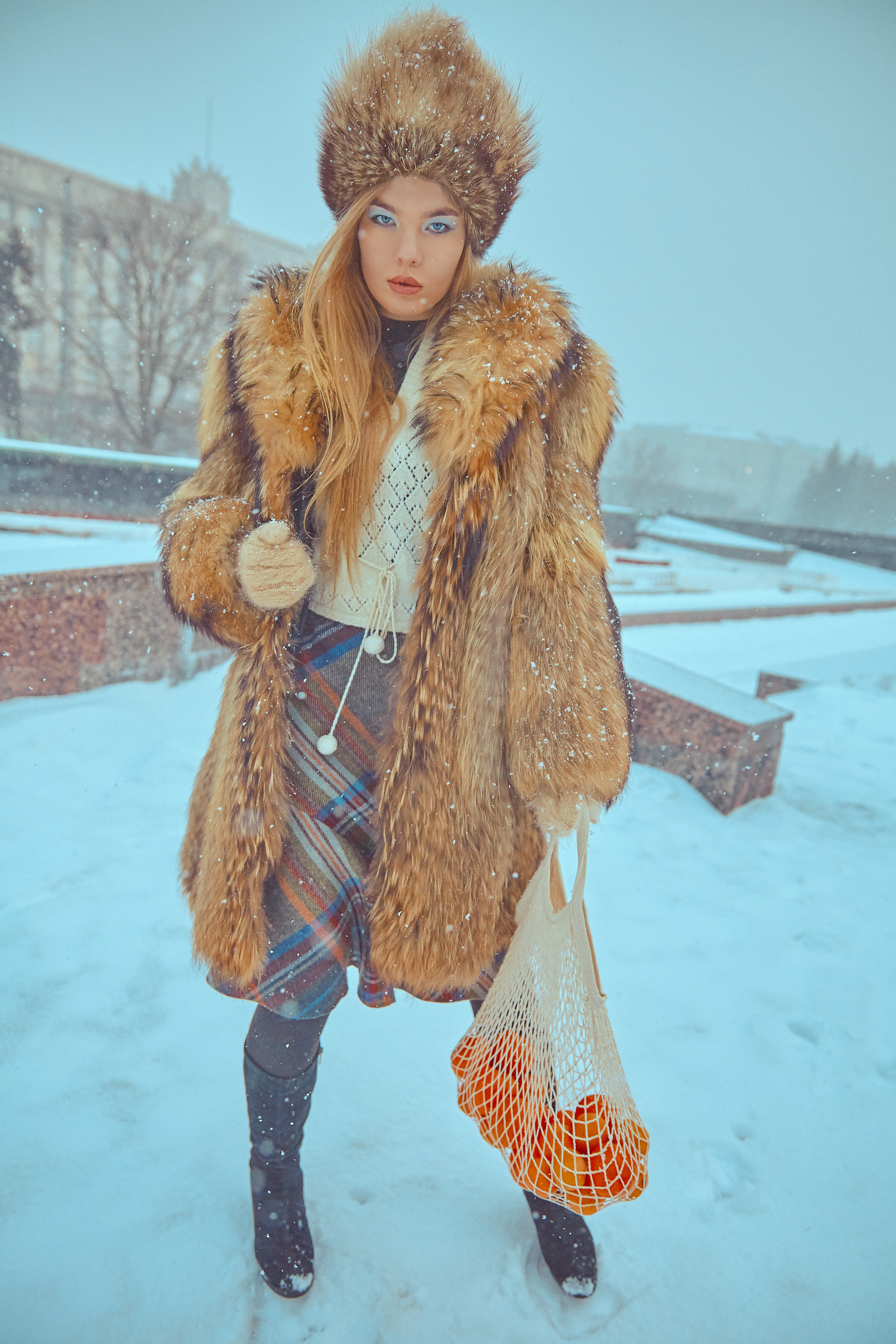 женщина авоськой мандарин в советском Петербурге