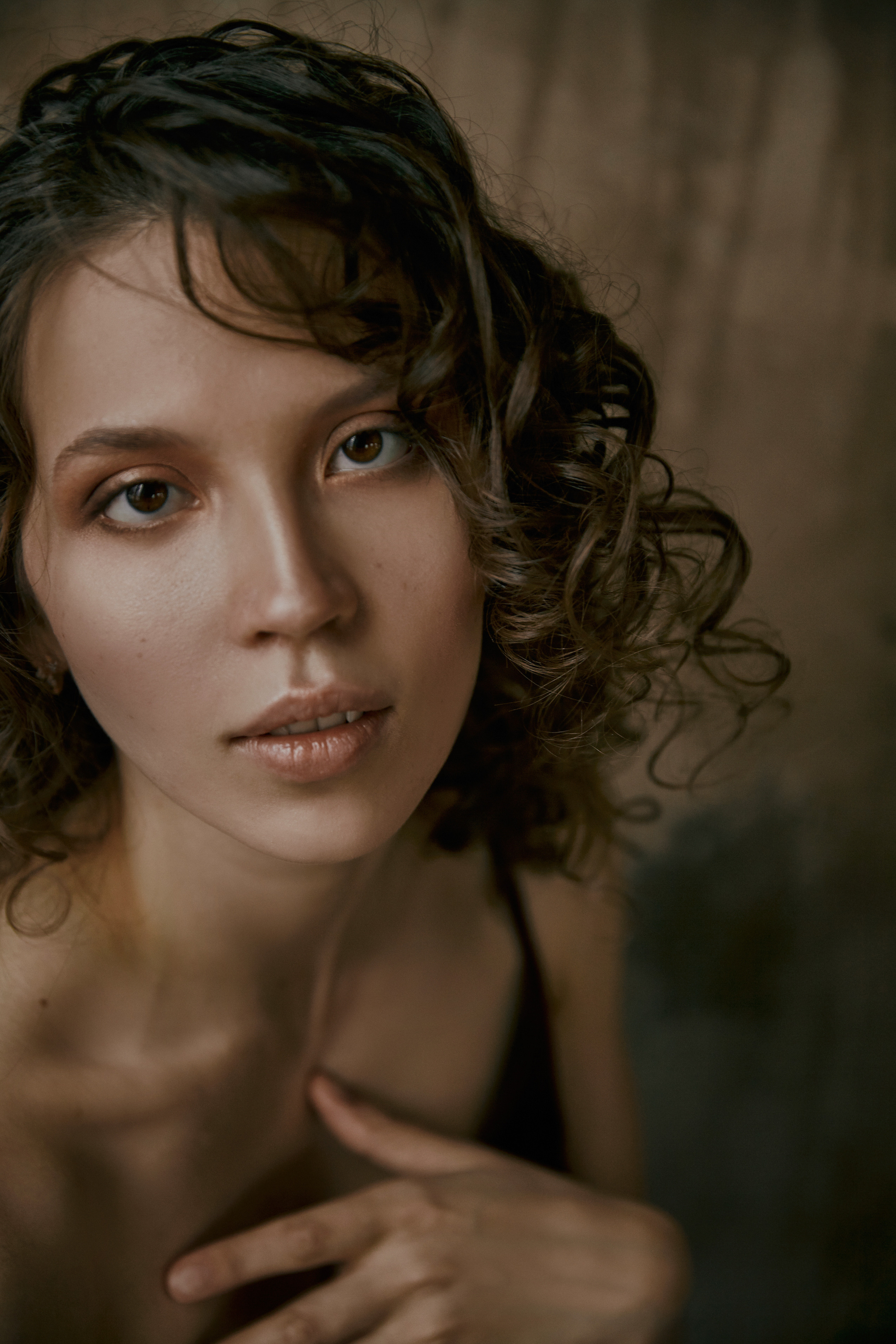 Студийная фотосессия девушки в песке. Рекламный фотограф Санкт-Петербург Катерина Мишкель