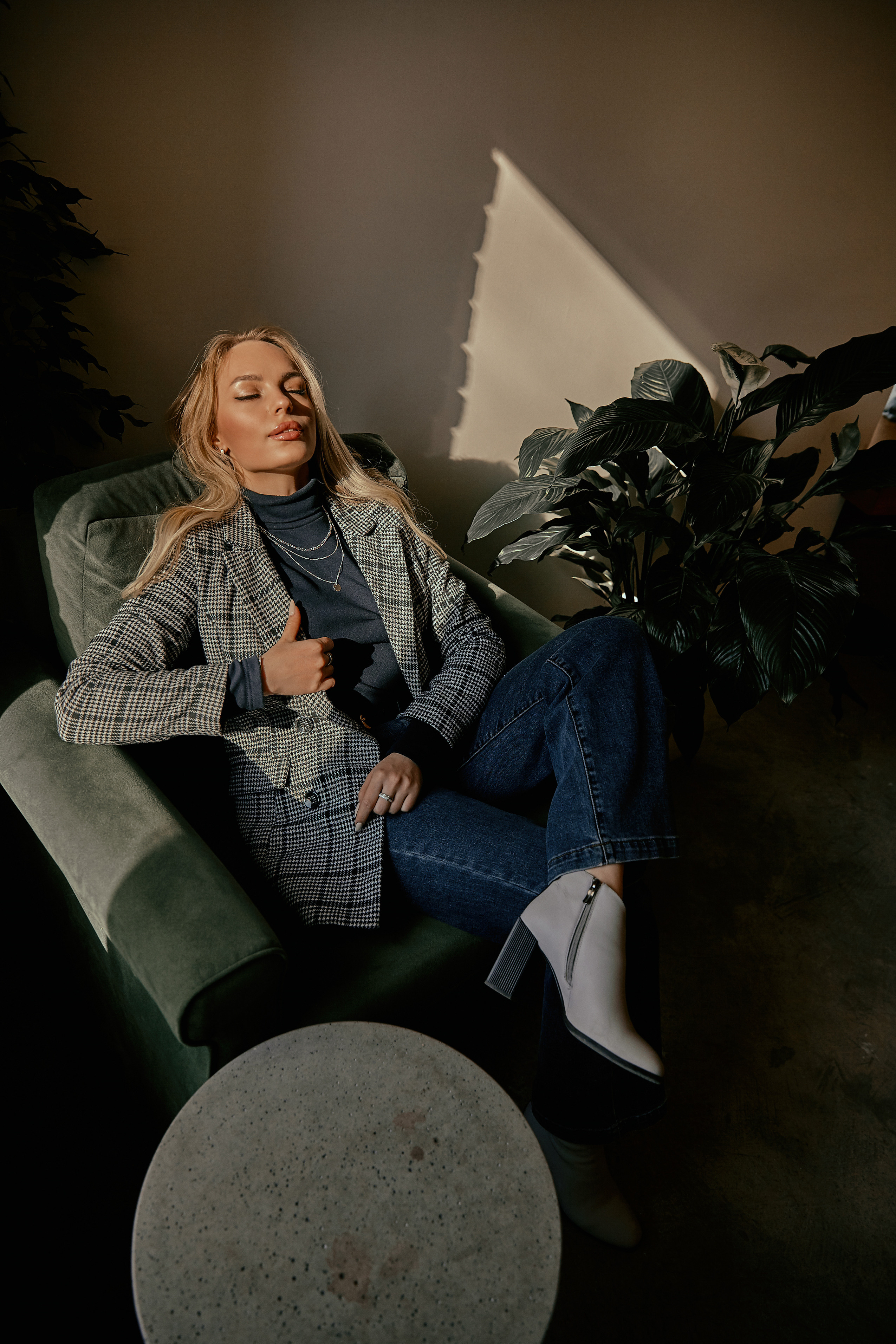 Стрит-фэшн съемка на улицах Кемерово. Рекламный фотограф Санкт-Петербург Катерина Мишкель