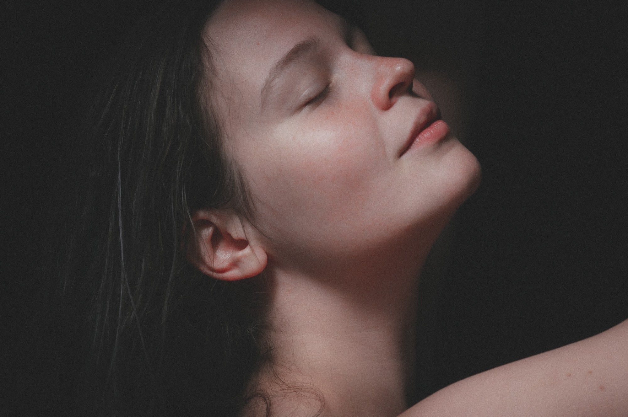 Саша. Домашняя студия. RawCat. Портретная фотография Екатеринбург