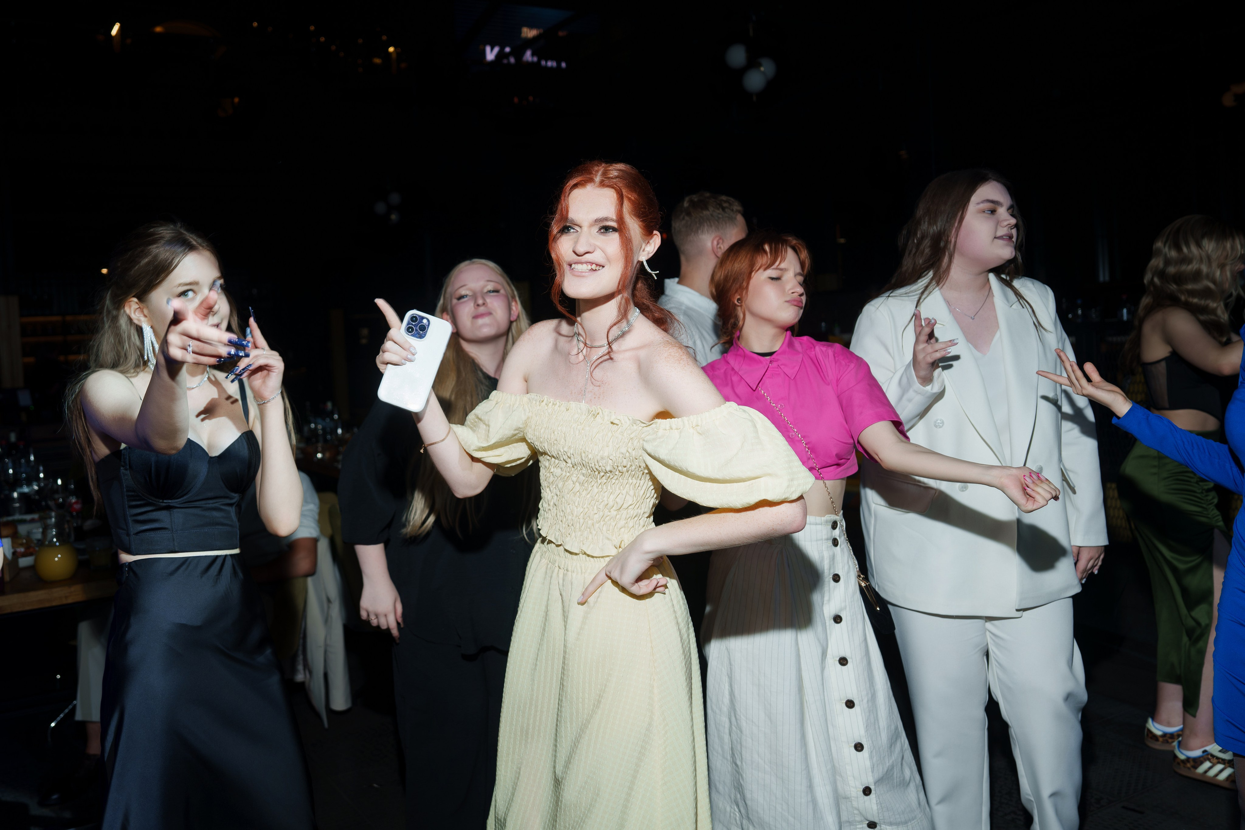 Выпускной лицея 27 (вечеринка). Свадебный и репортажный фотограф Элина Козырьянова