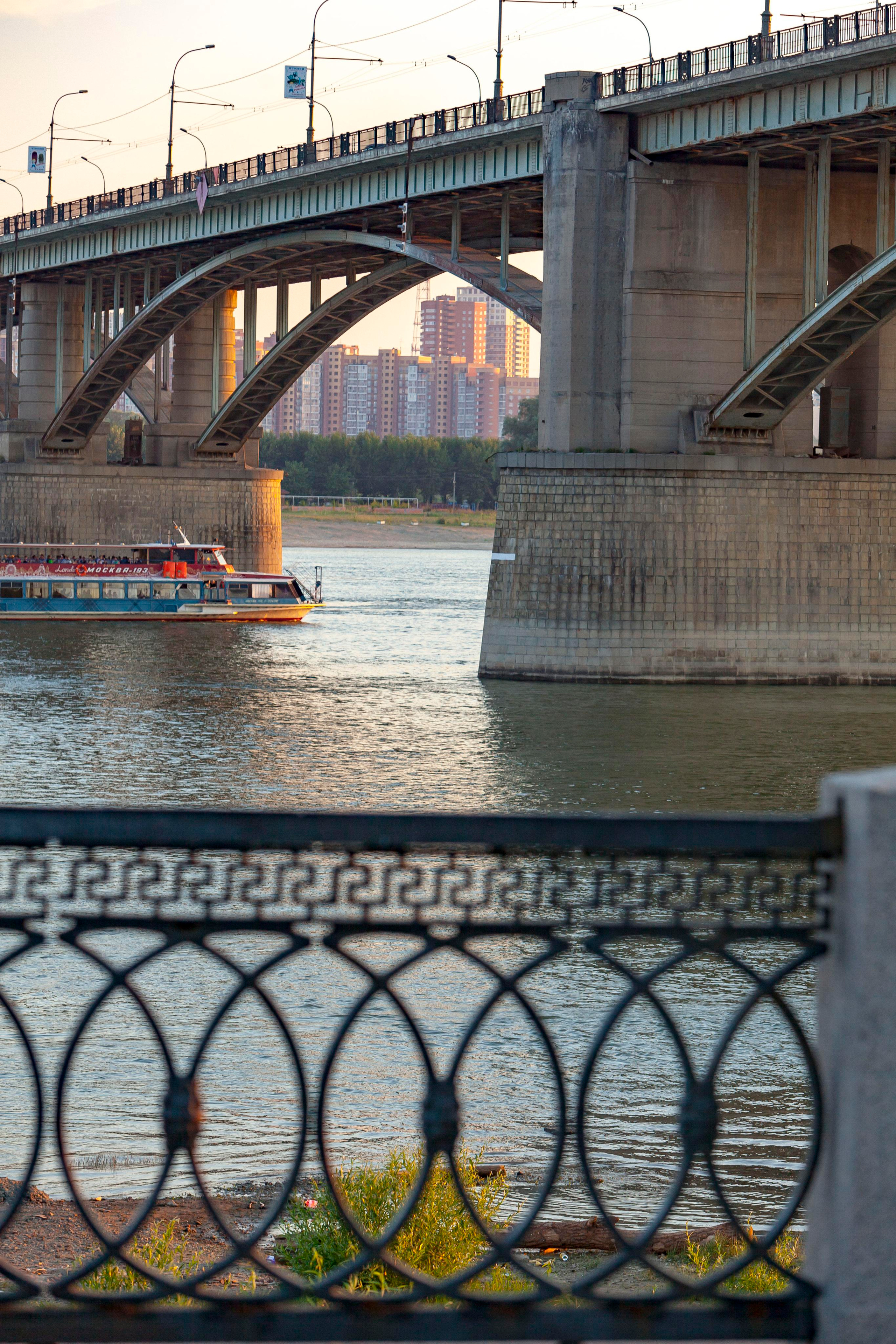 Кадры города. Такой Новосибирск. Репортажный фотограф в Новосибирске