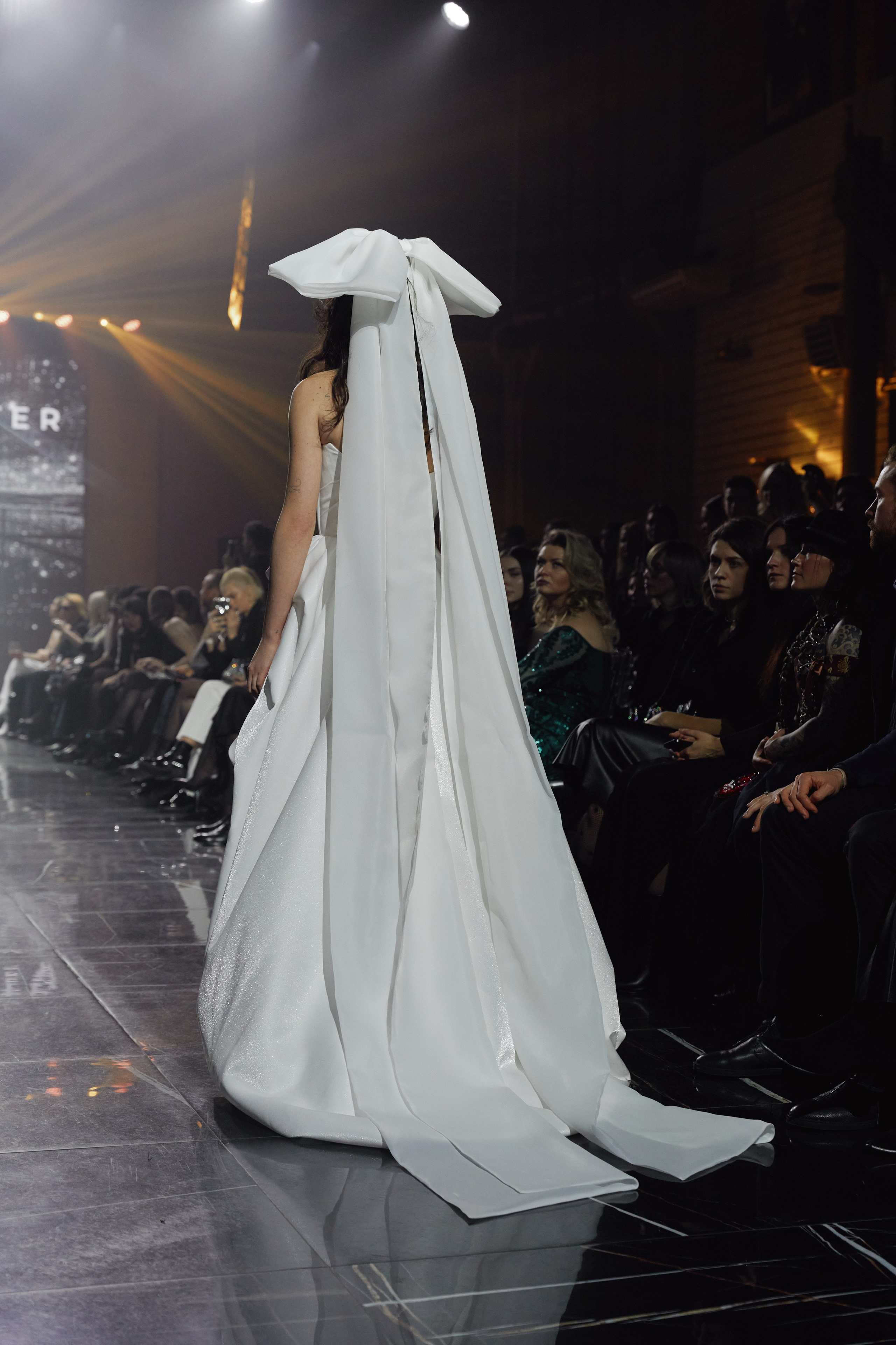 Показ KAMERGER | ODETTA. Свадебный фотограф и видеограф из Санкт-Петербурга Агарков Никита