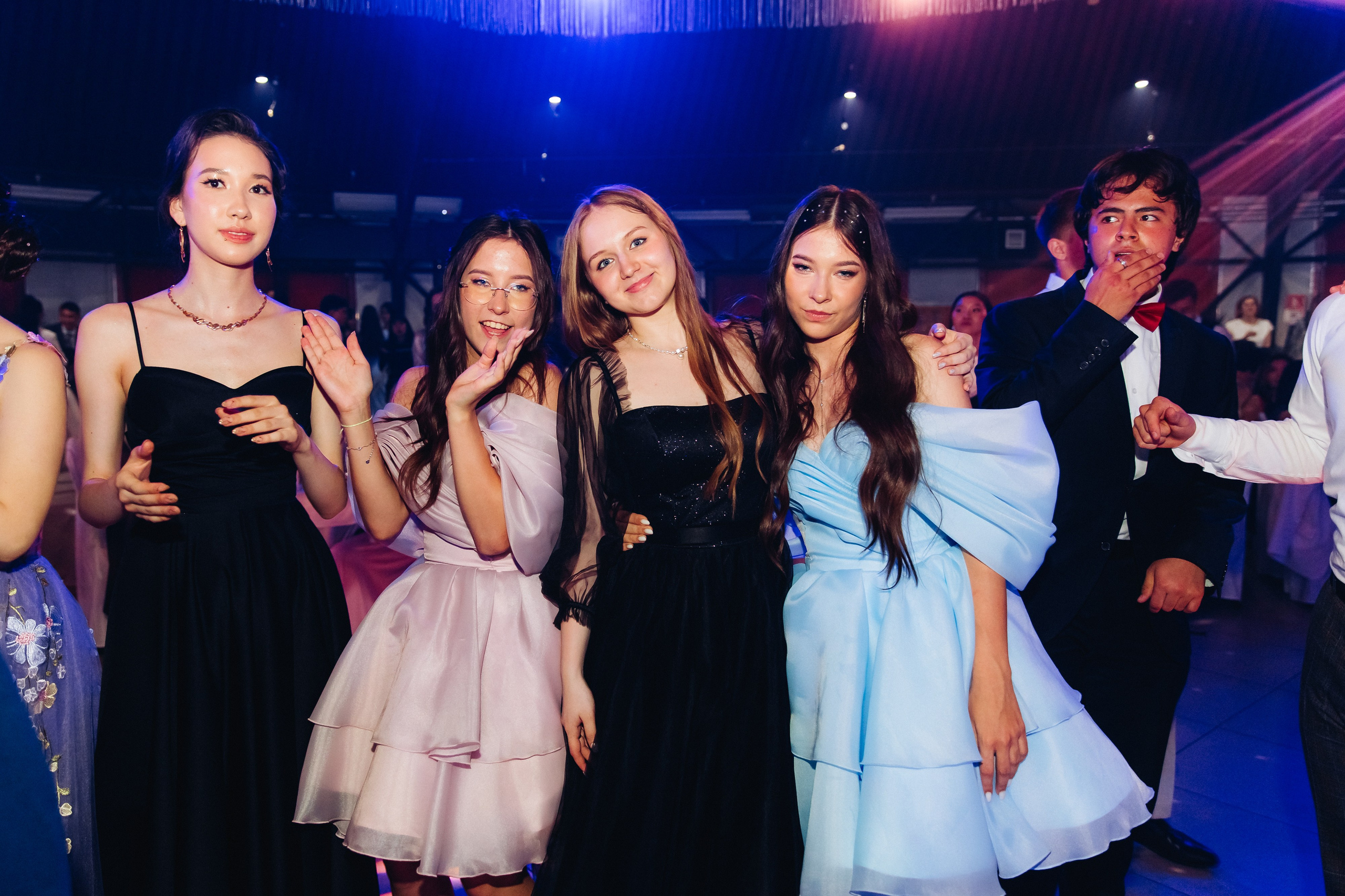 Выпускной вечер. 49 школа. Баран на корове. Свадебный и семейный фотограф в Улан-Удэ