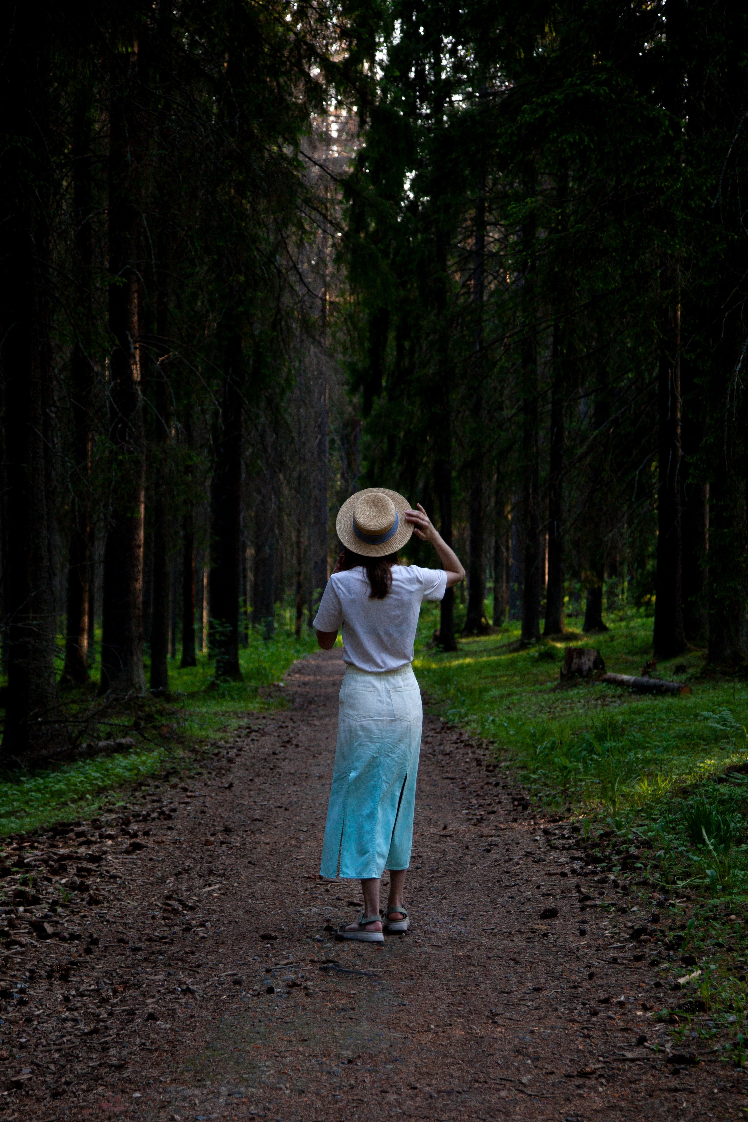 Исход мая, прогулка в Комарово. Рита. Варвара Цымбал