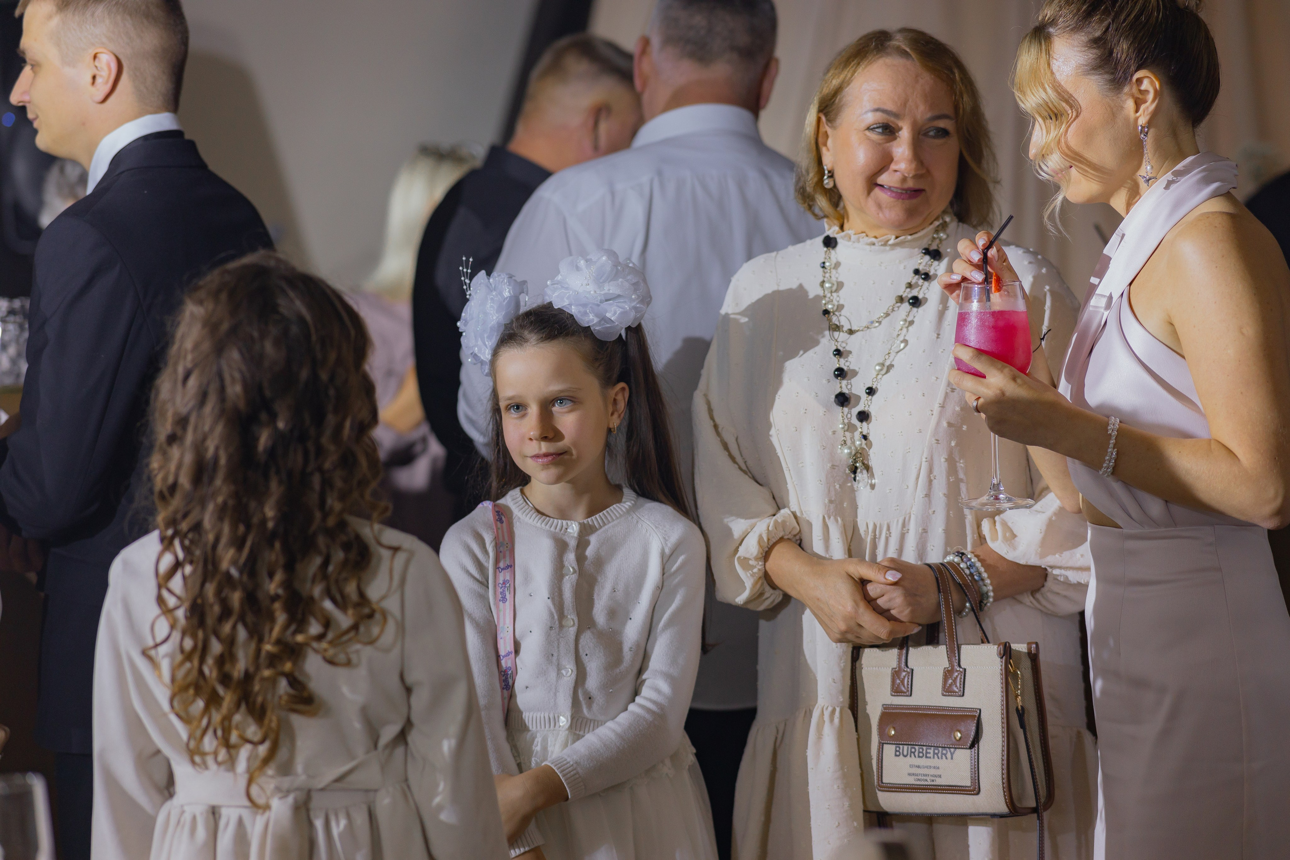 «С днем Рождения, Вика» группа «Корни»