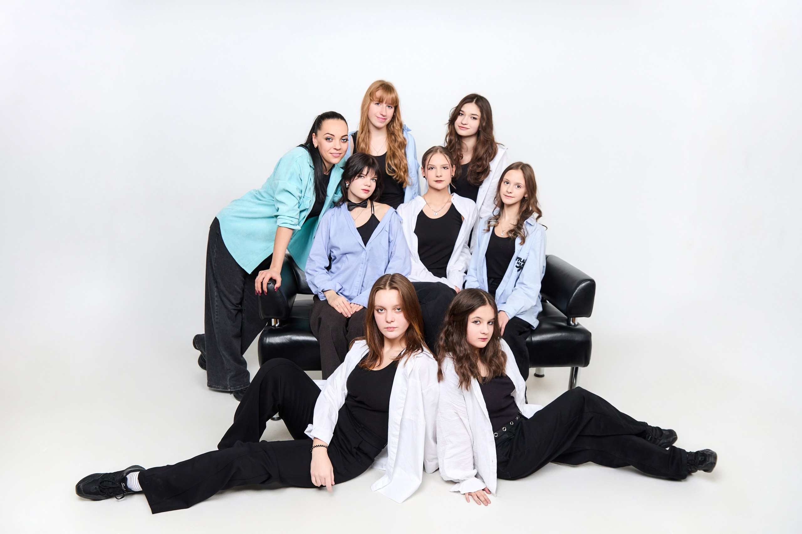 ШКОЛЬНИКИ. ФОНОВАЯ СТУДИЯ. Фотограф Татаринов Андрей (Донецк / Макеевка)