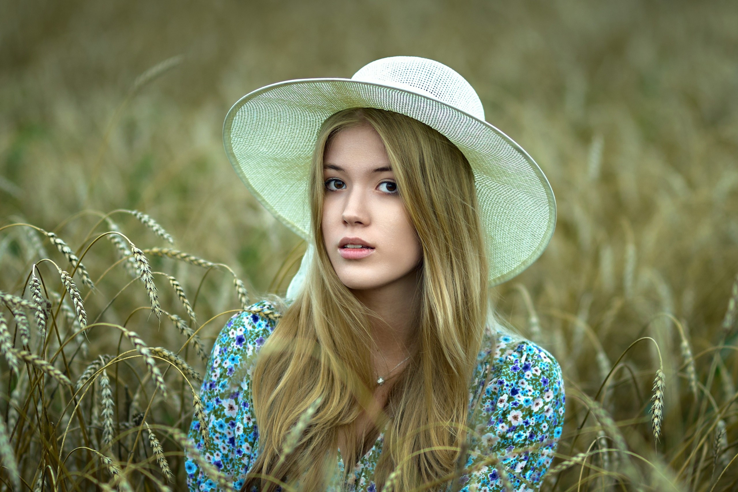 Фотосессия в пшеничном поле и сеном. Владимир Суздалов (ProMaXe) — Портретный фотограф, тематические фотосессии в Чебоксарах