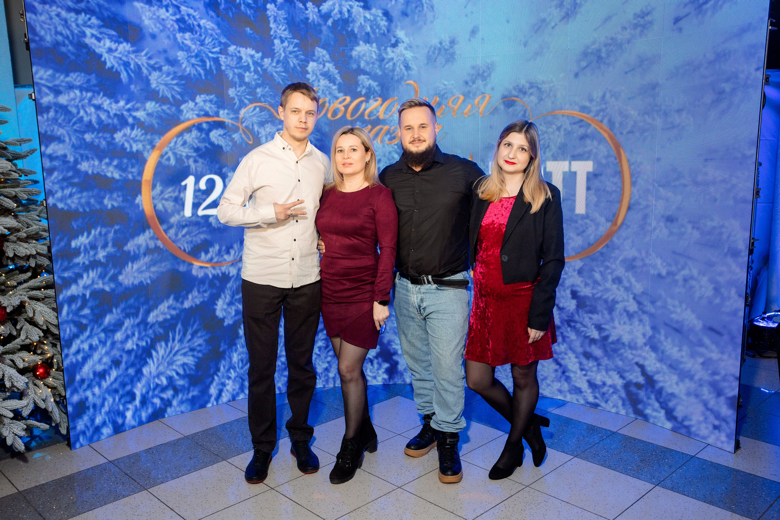 РЕПОРТАЖ: НОВЫЙ ГОД В ДК МЕТАЛЛУРГ. Профессиональный фотограф в Ижевске Леша Петров