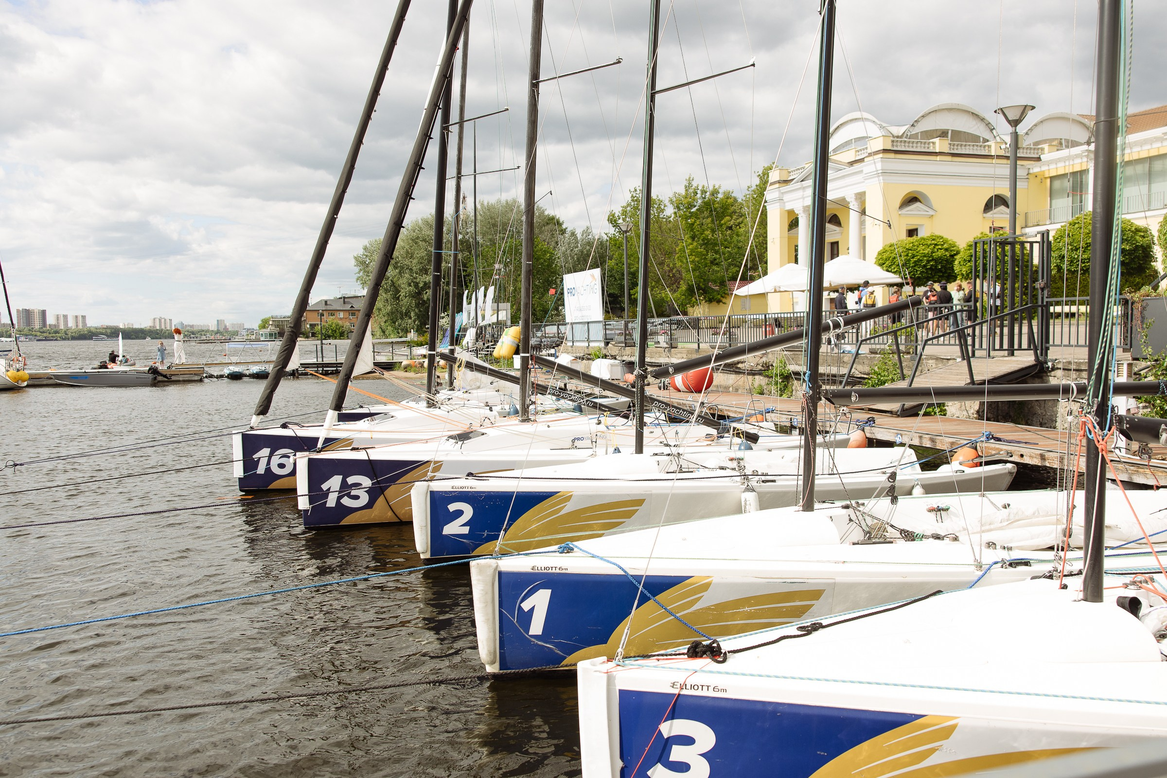 Выставка яхт и катеров. Ryal Yacht Club. Фотограф в Москве