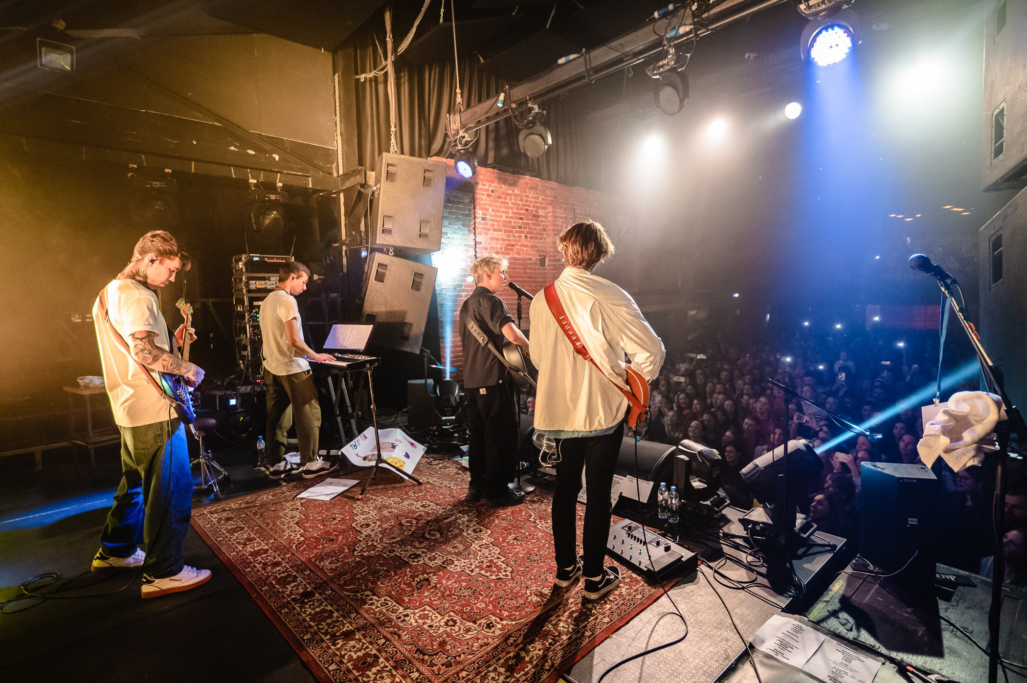 Ваня Дмитриенко Екатеринбург Концерт Фабрика. Репортажный и концертный фотограф Алексей Патентный в Екатеринбурге