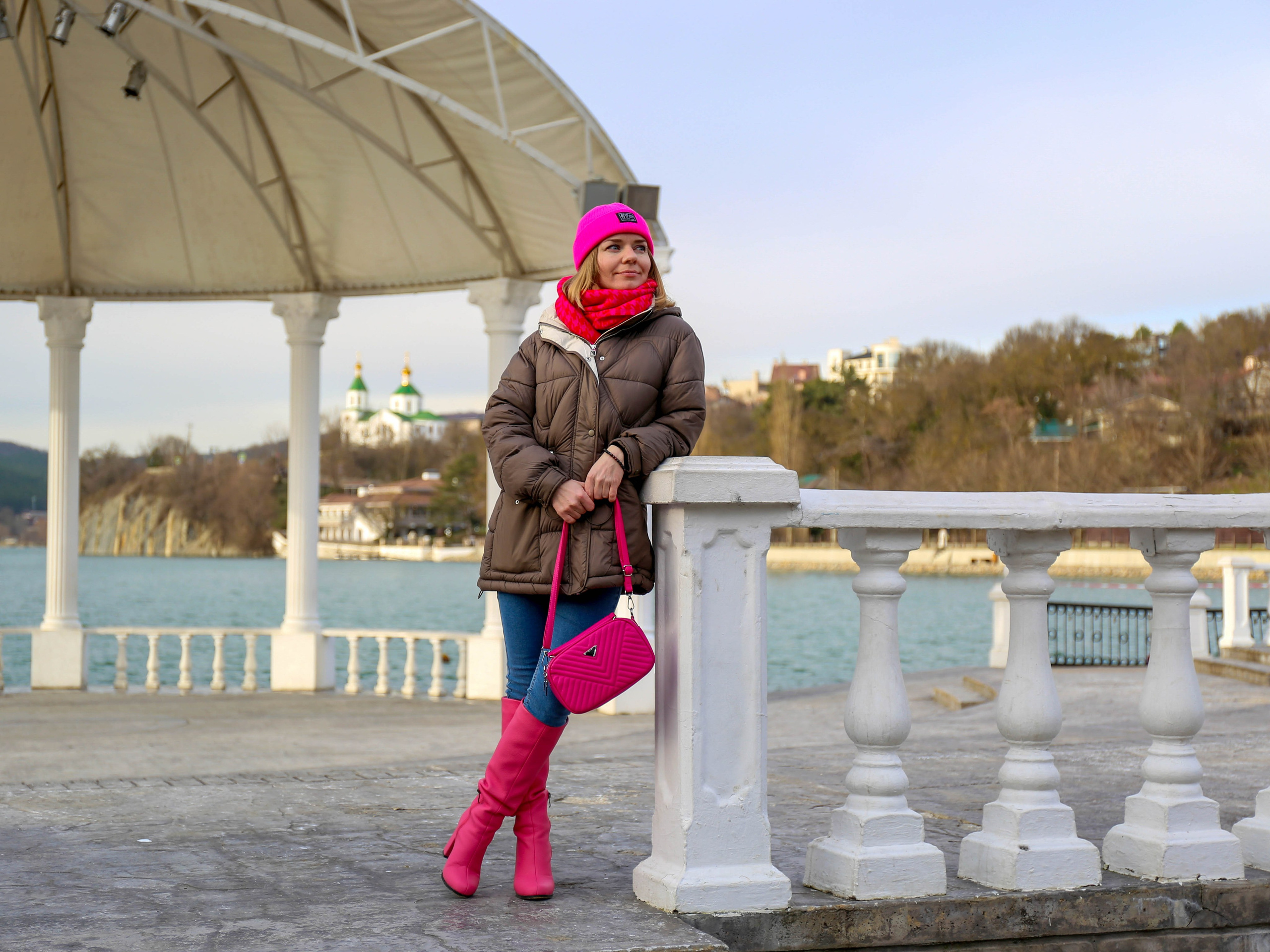 Зимняя фотосессия в Абрау-Дюрсо. Семейный и детский фотограф Екатерина Черняева. Снимаю портреты, love story, фотопрогулки, работаю на улице, в кафе, студии, дома у клиента